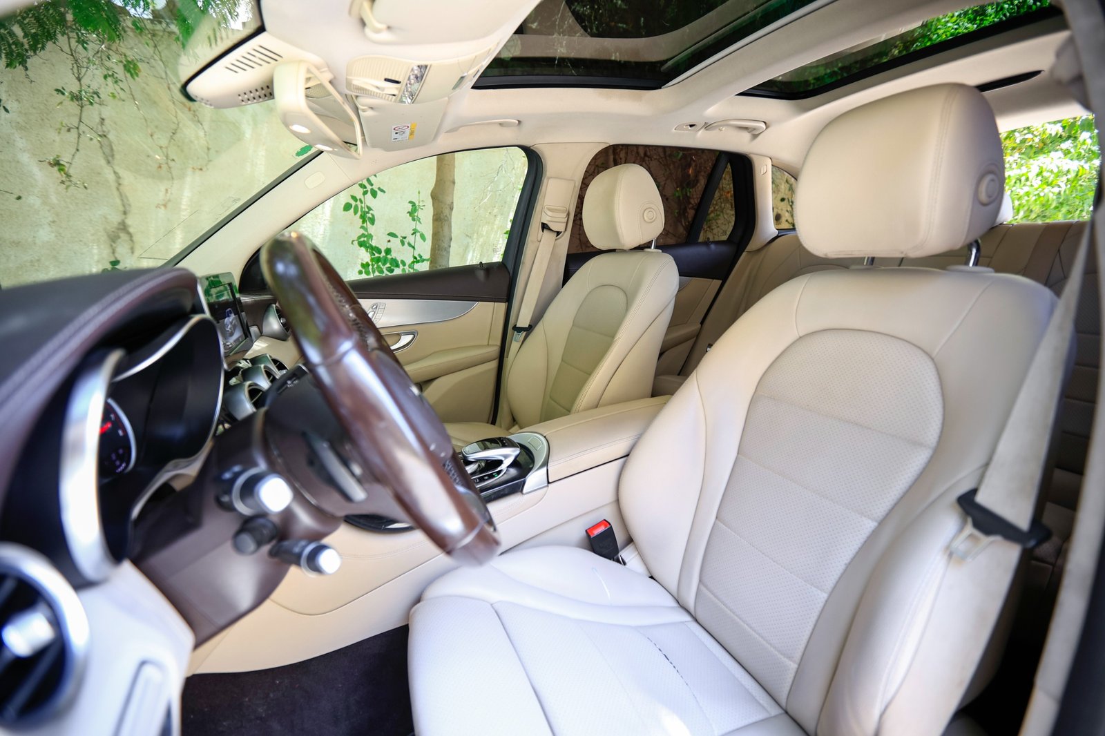 
								Mercedes GLC 250 full									