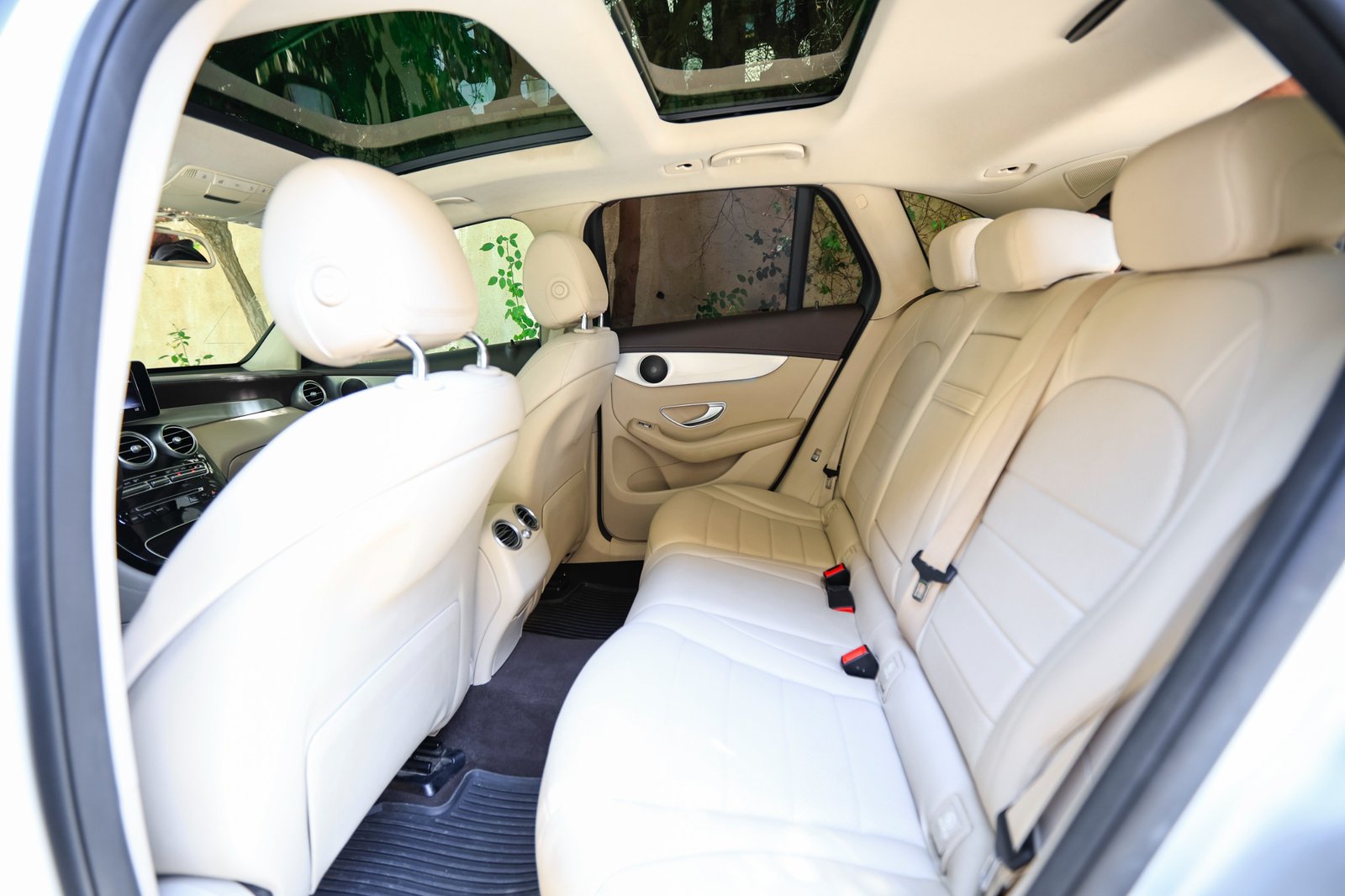 
								Mercedes GLC 250 full									