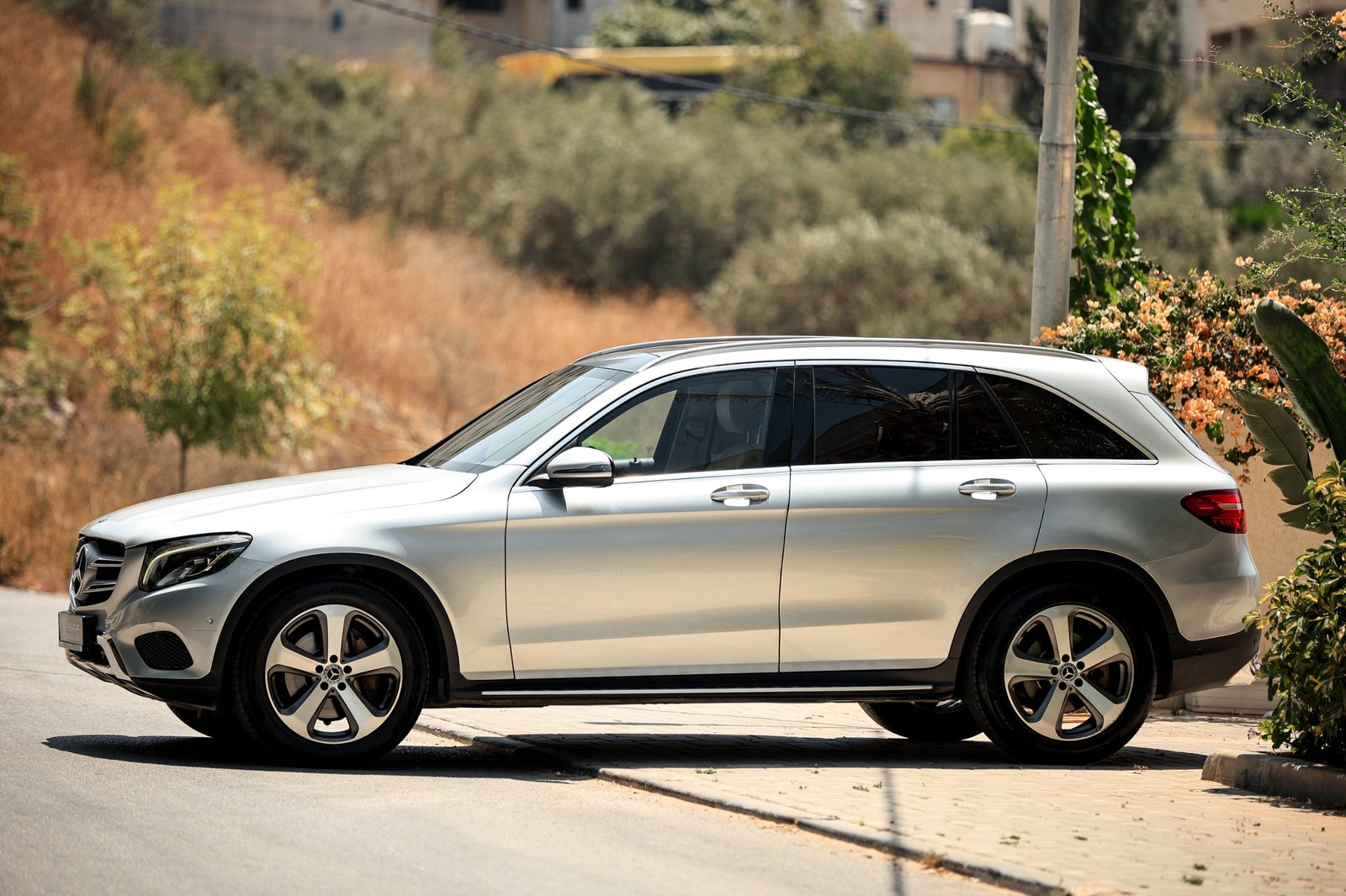 
								Mercedes GLC 250 full									