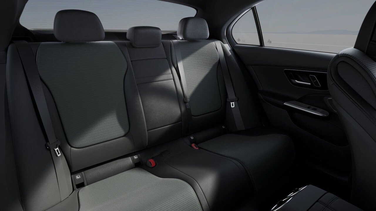 
								Mercedes C 300 e full									