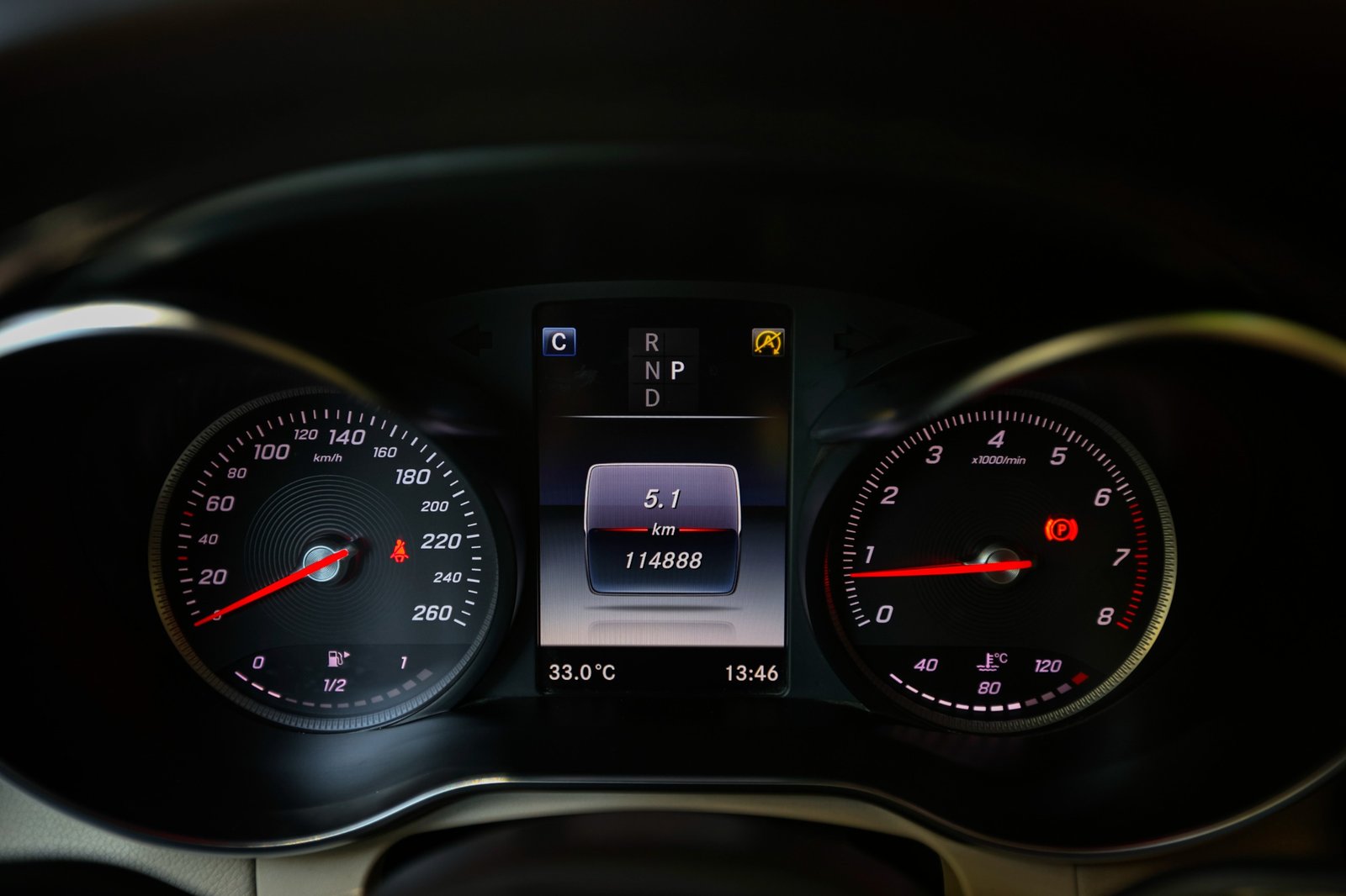 
								Mercedes GLC 250 full									