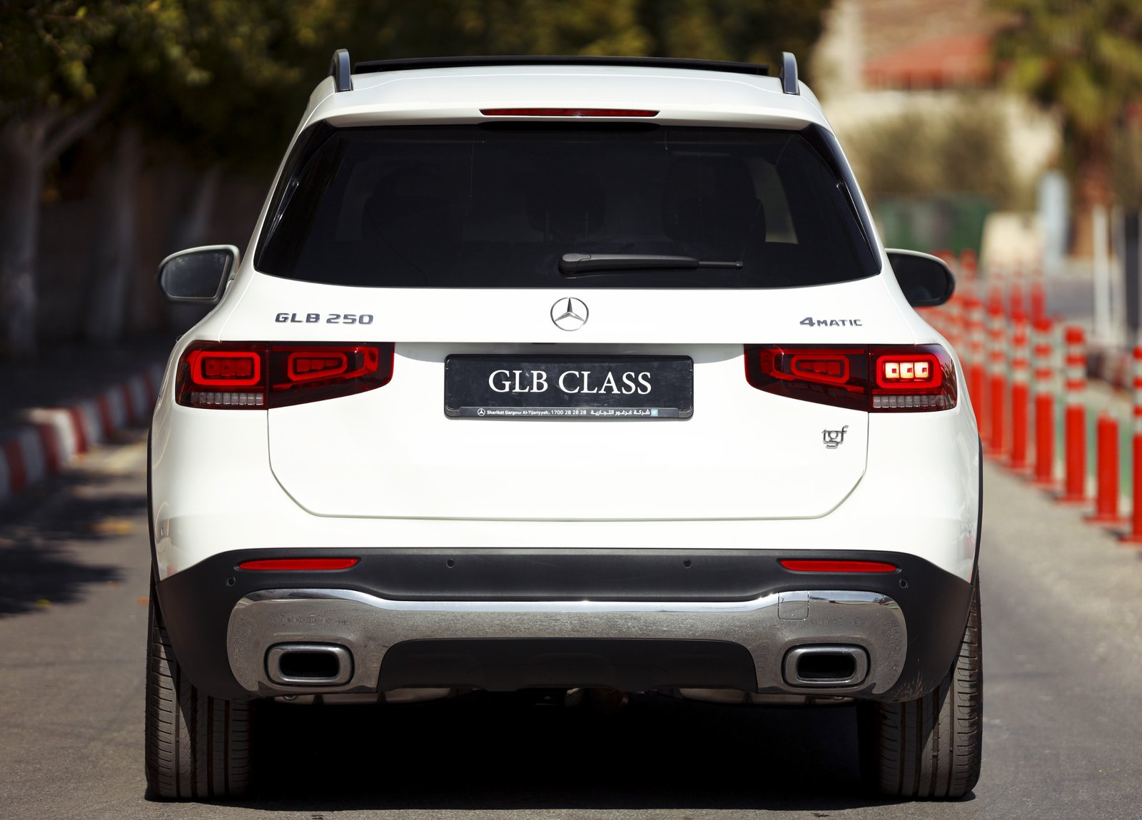 
								Mercedes GLB 250 4MATIC 5-S full									
