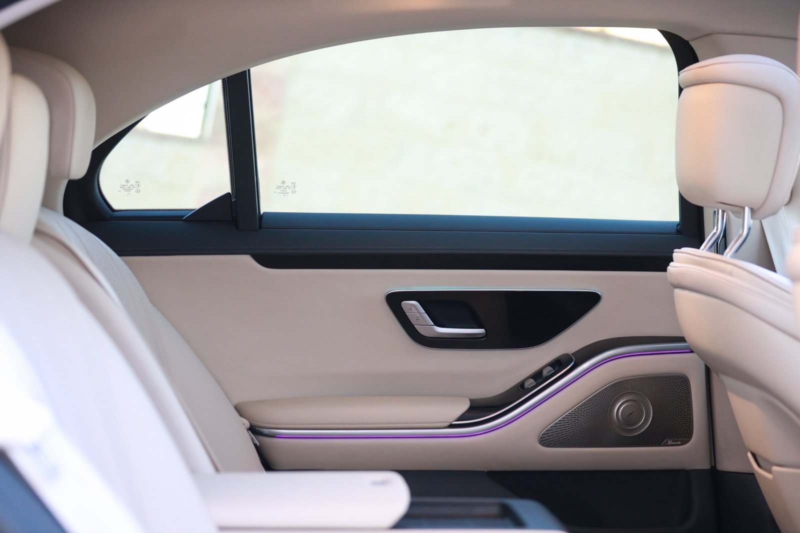 
								Mercedes S 580 e full									