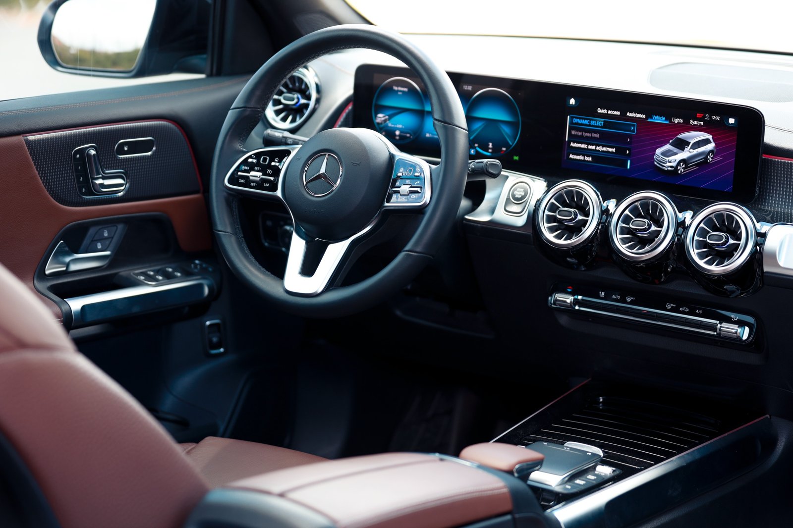 
								Mercedes GLB 250 4MATIC 5-S full									