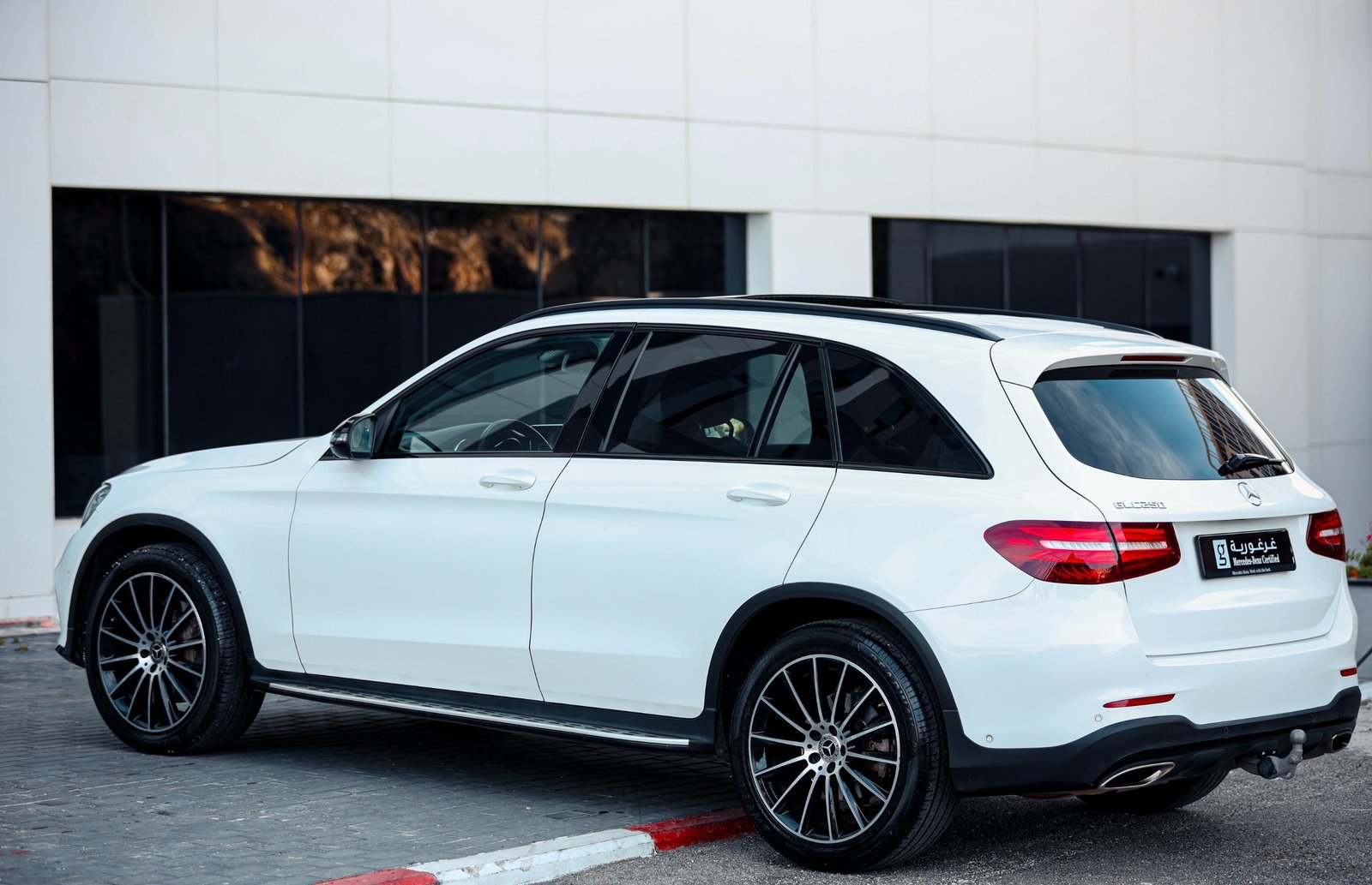 
								Mercedes GLC 250 full									