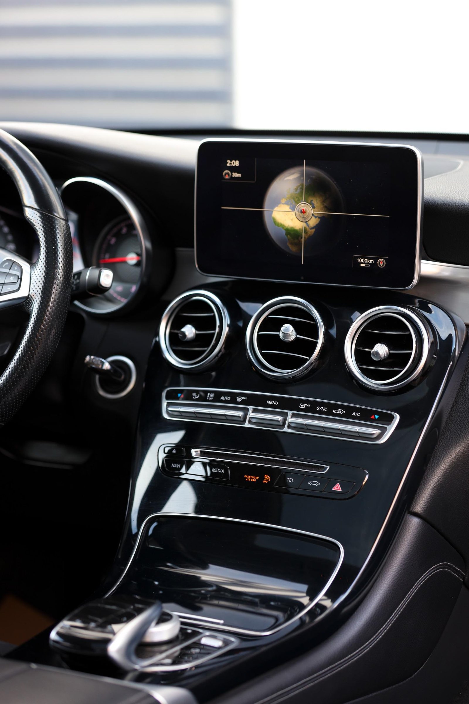 
								Mercedes GLC 250 full									
