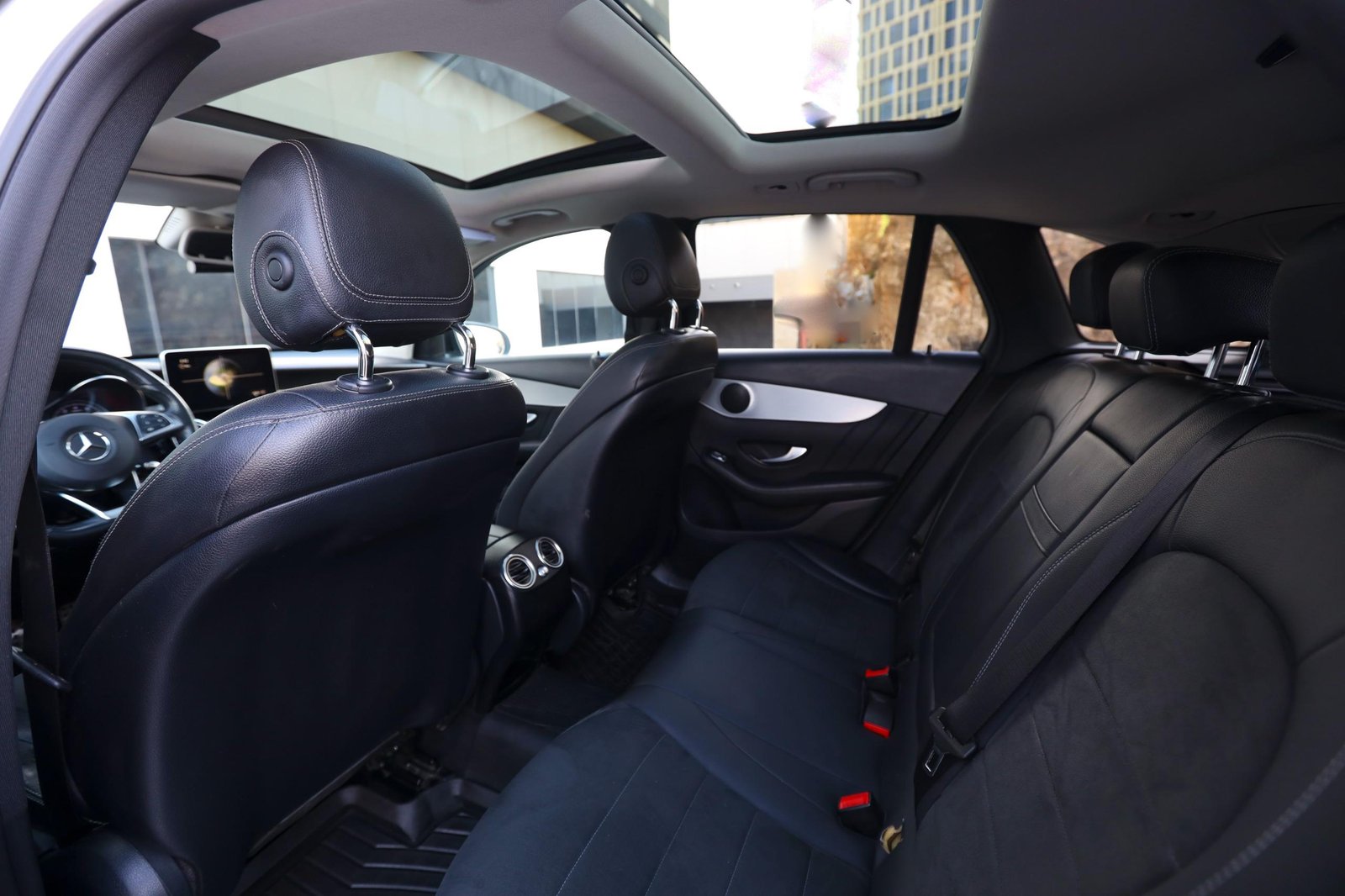 
								Mercedes GLC 250 full									