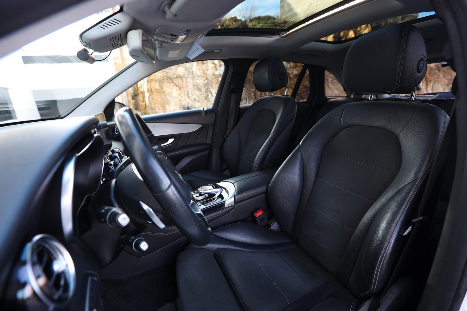 
								Mercedes GLC 250 full									