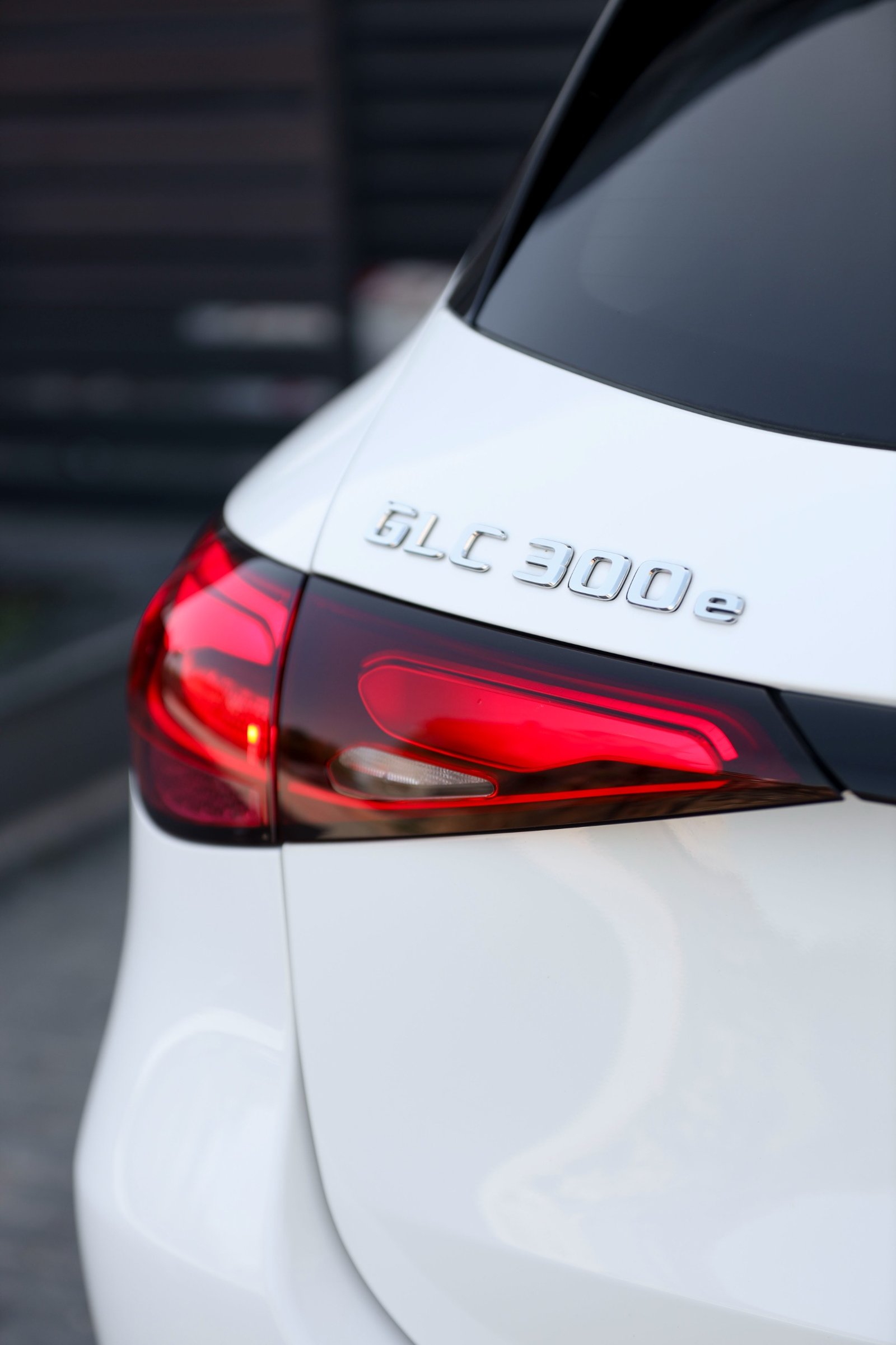 
								Mercedes GLC 300 e 4MATIC full									