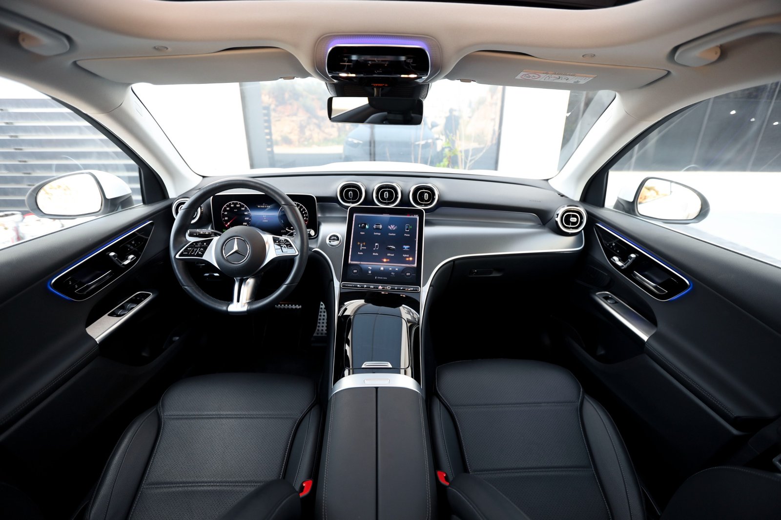 
								Mercedes GLC 300 e 4MATIC full									