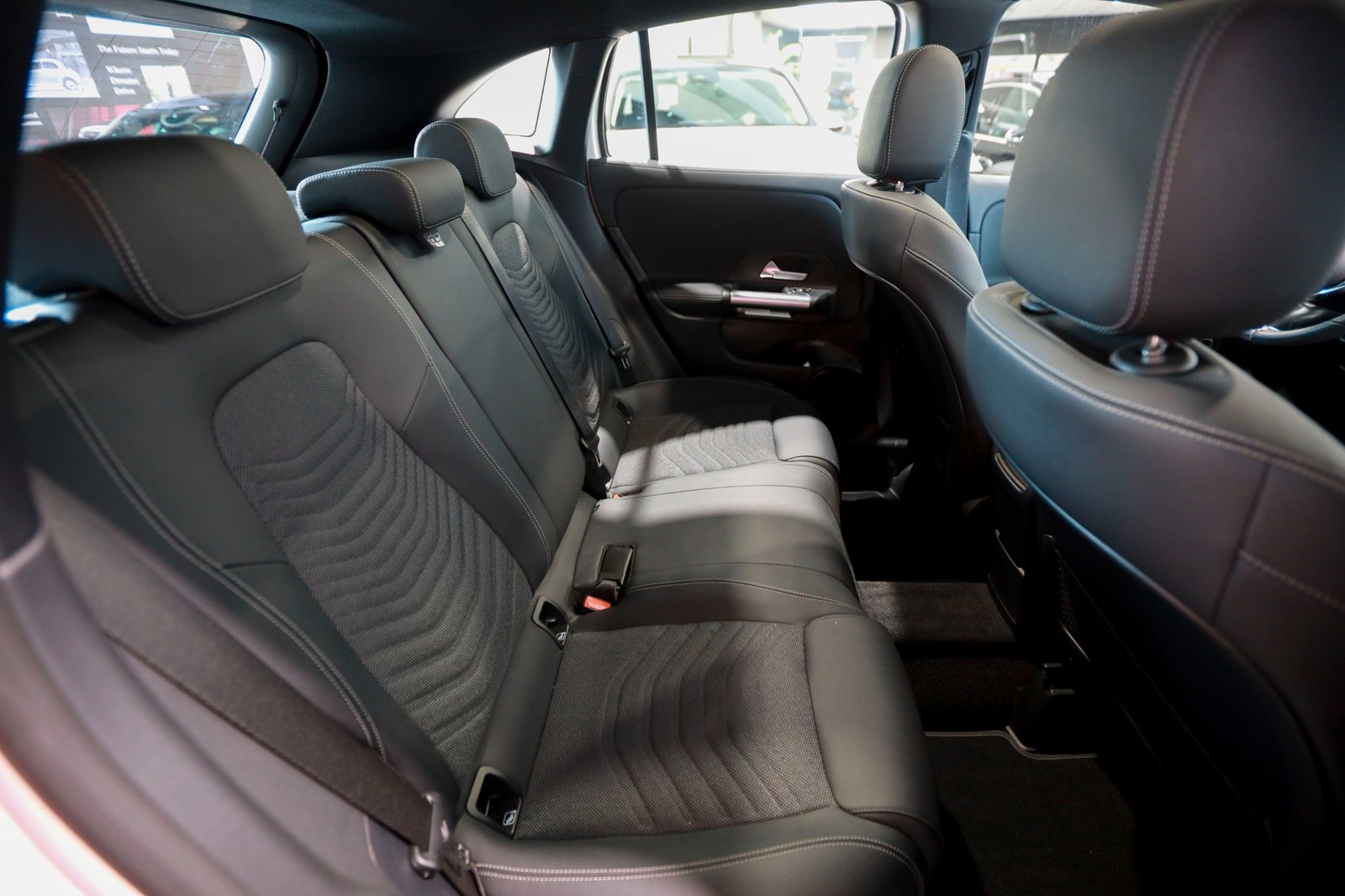 
								Mercedes GLA 250 e FL full									