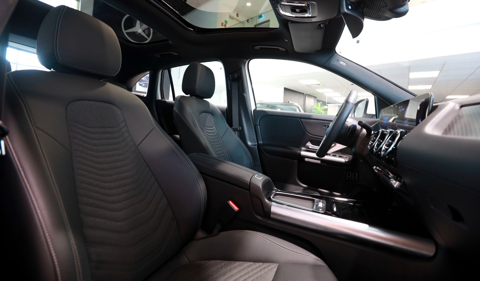 
								Mercedes GLA 250 e FL full									