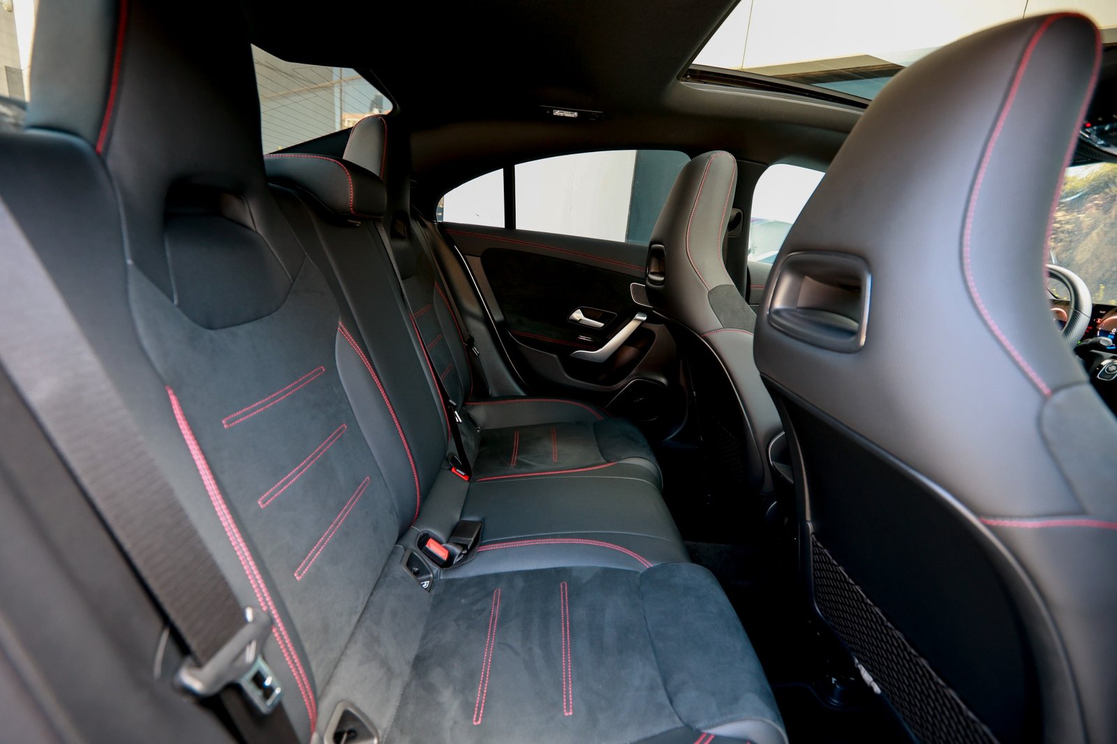 
								Mercedes CLA 250 e Coupe AMG full									