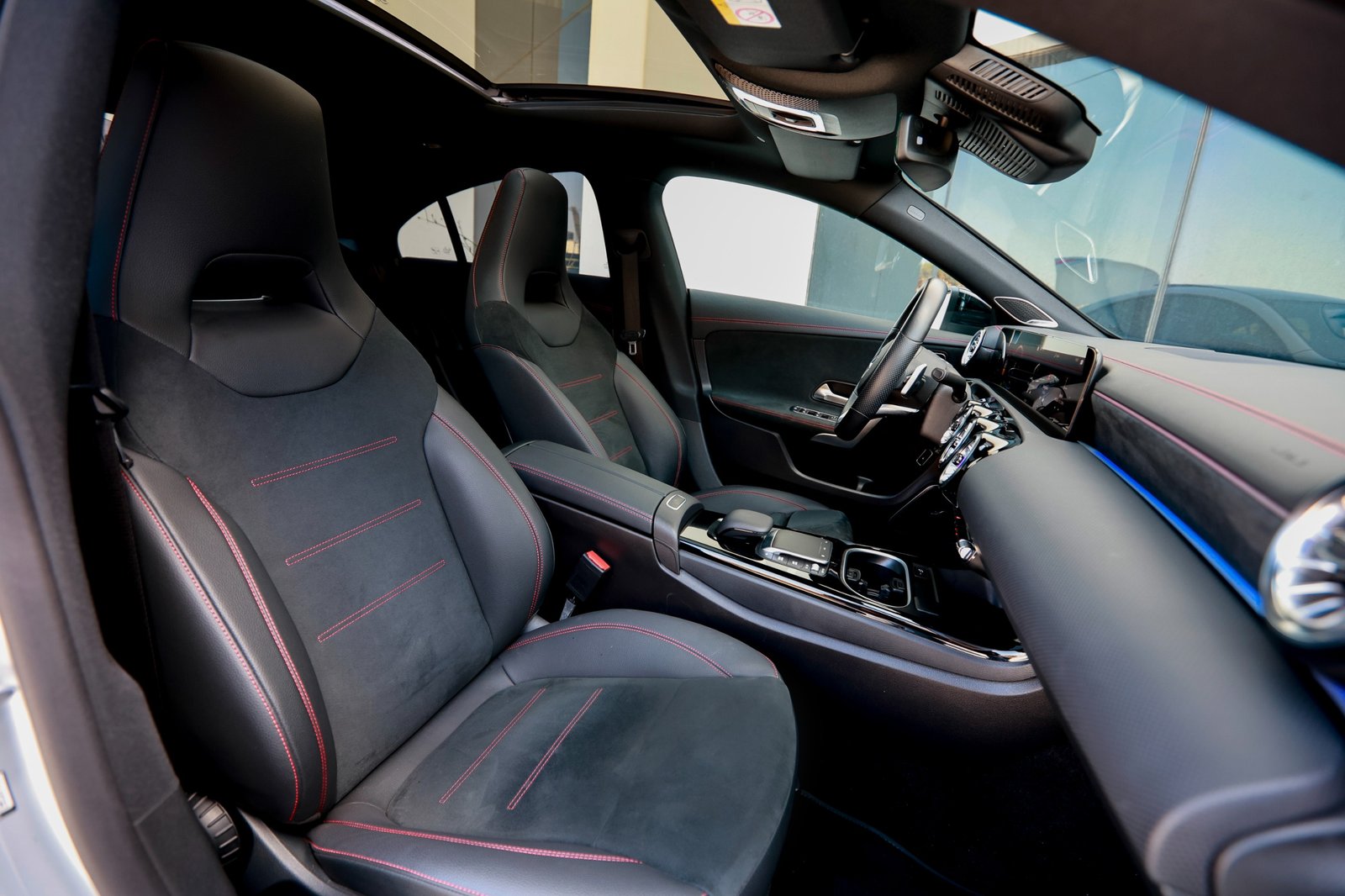 
								Mercedes CLA 250 e Coupe AMG full									