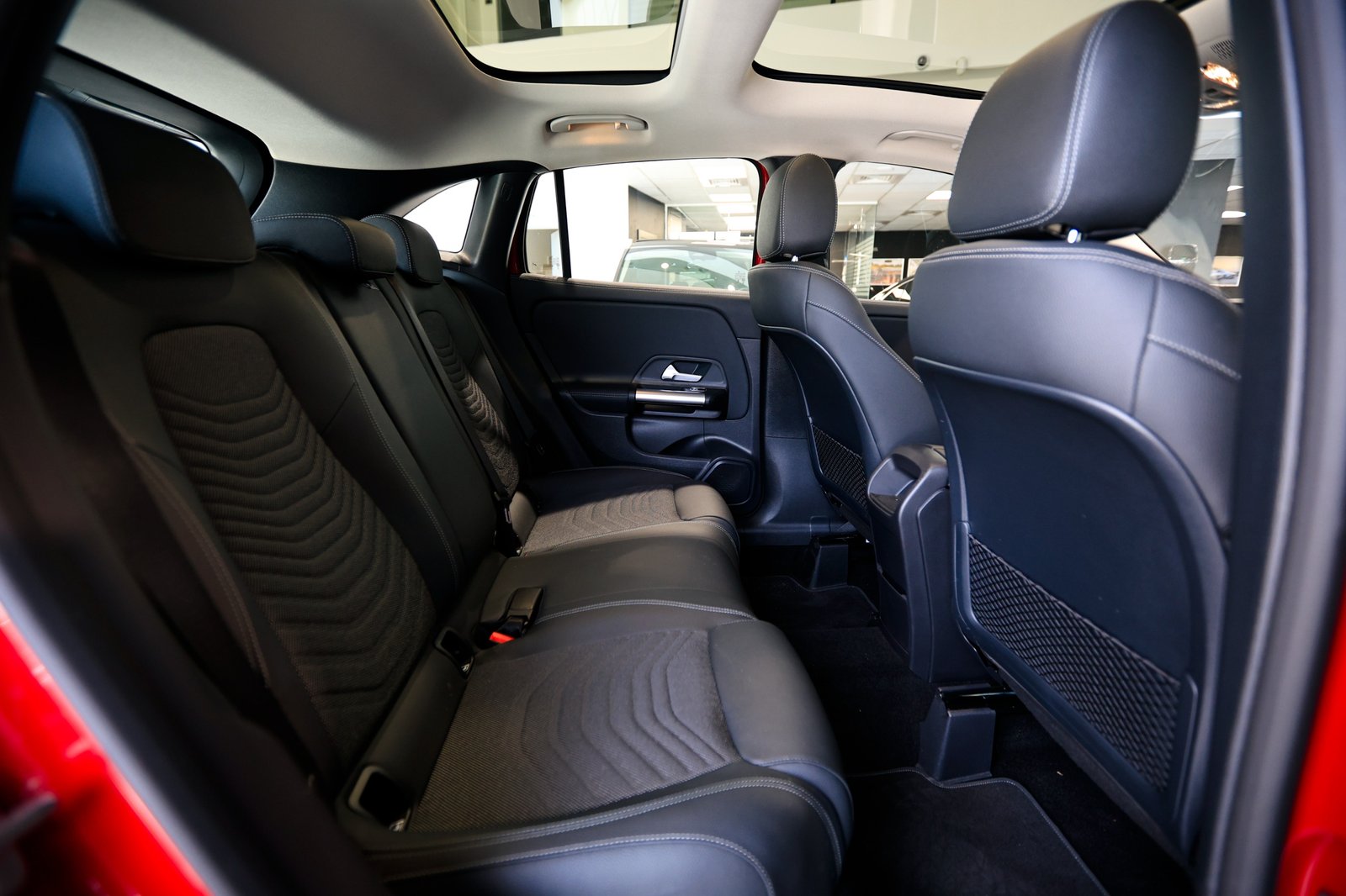 
								Mercedes GLA 250 e FL full									
