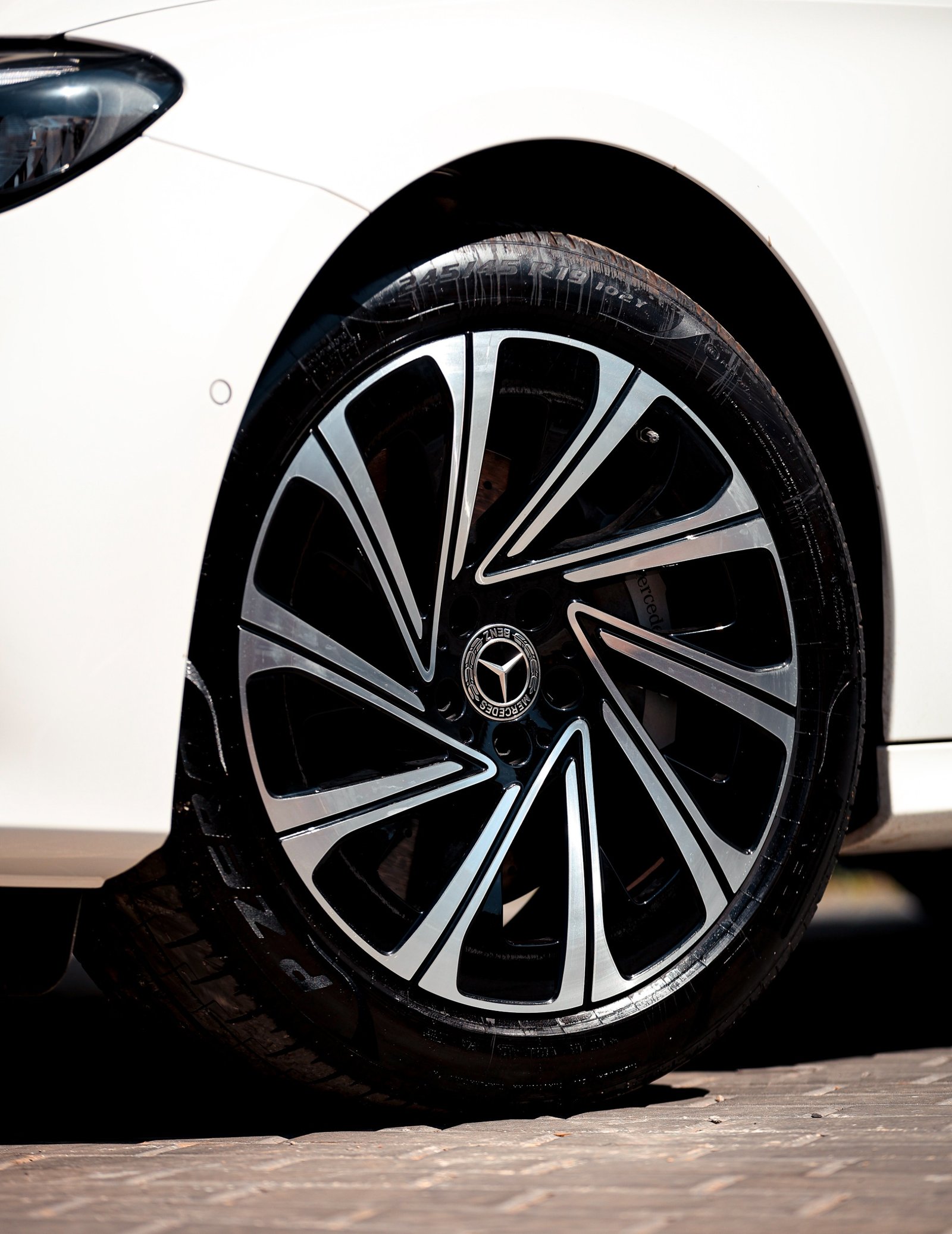 
								Mercedes E 300 e LM-WHEEL full									