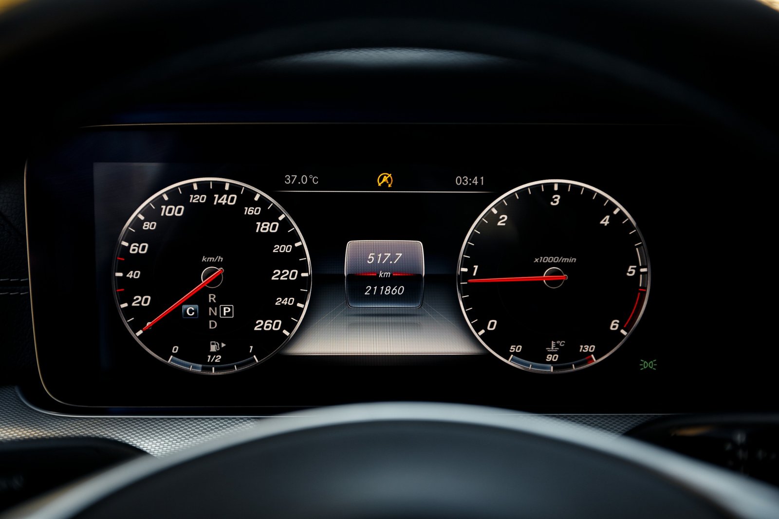
								Mercedes E220d full									