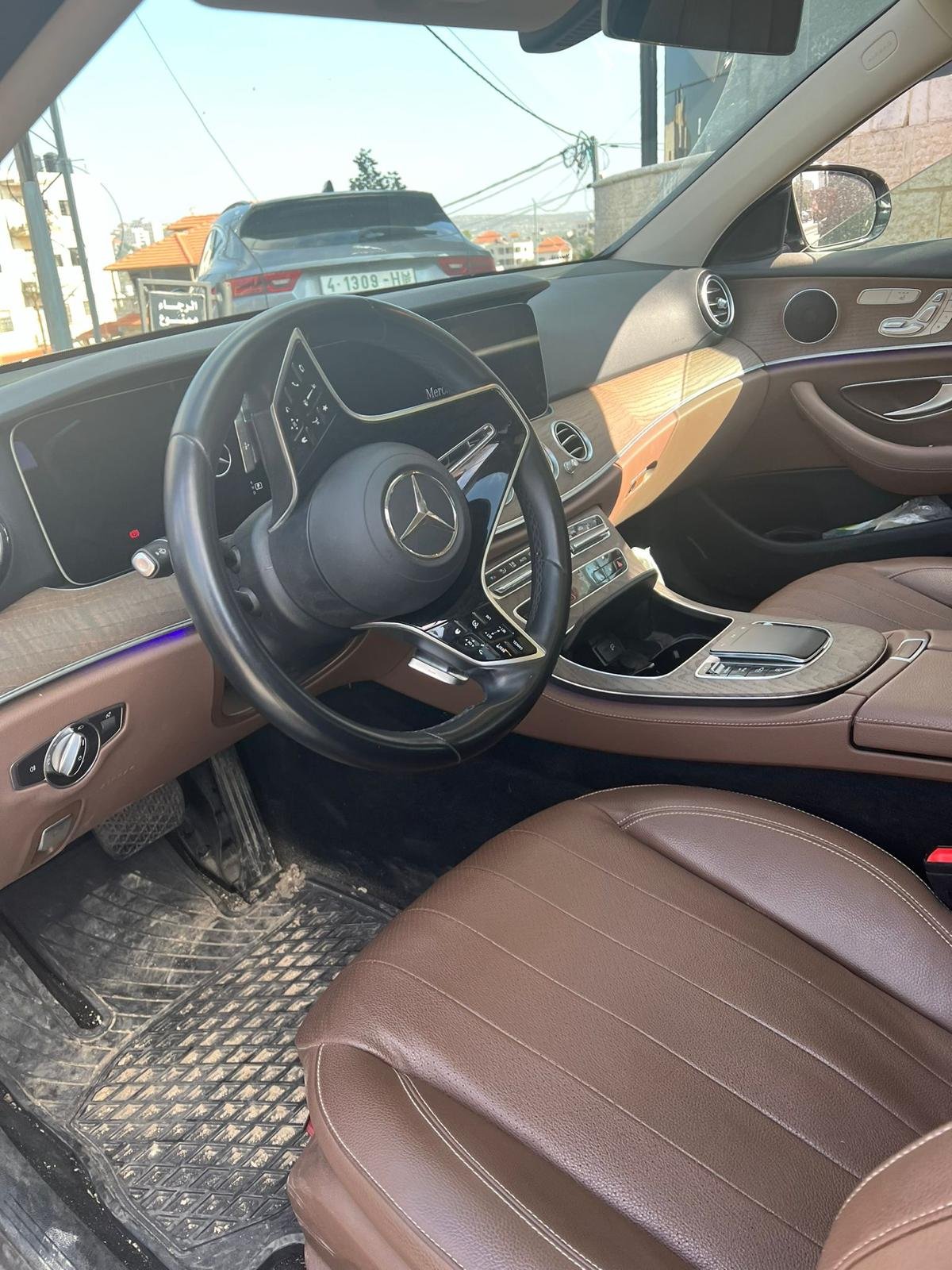 
								Mercedes E300 full									