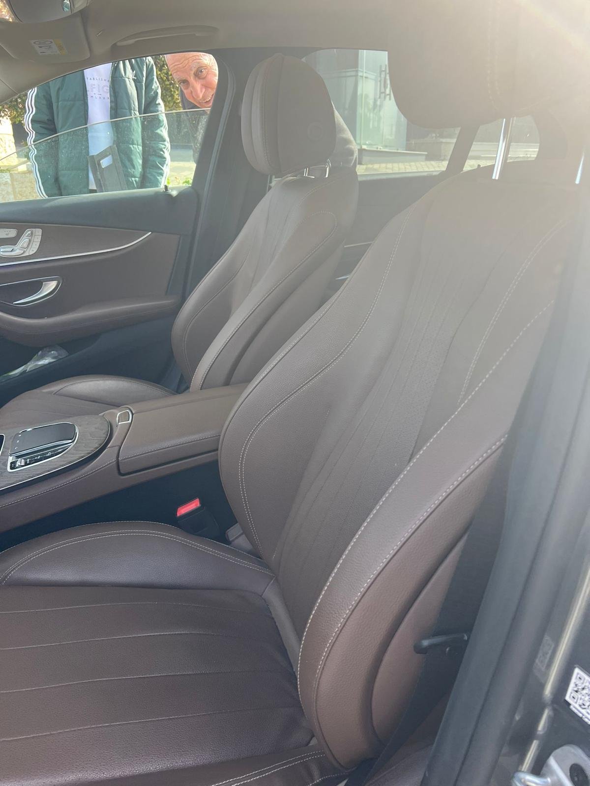 
								Mercedes E300 full									
