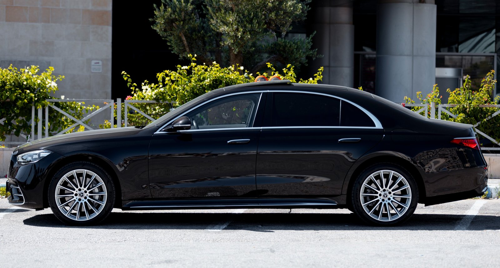 
								Mercedes S 580 e full									