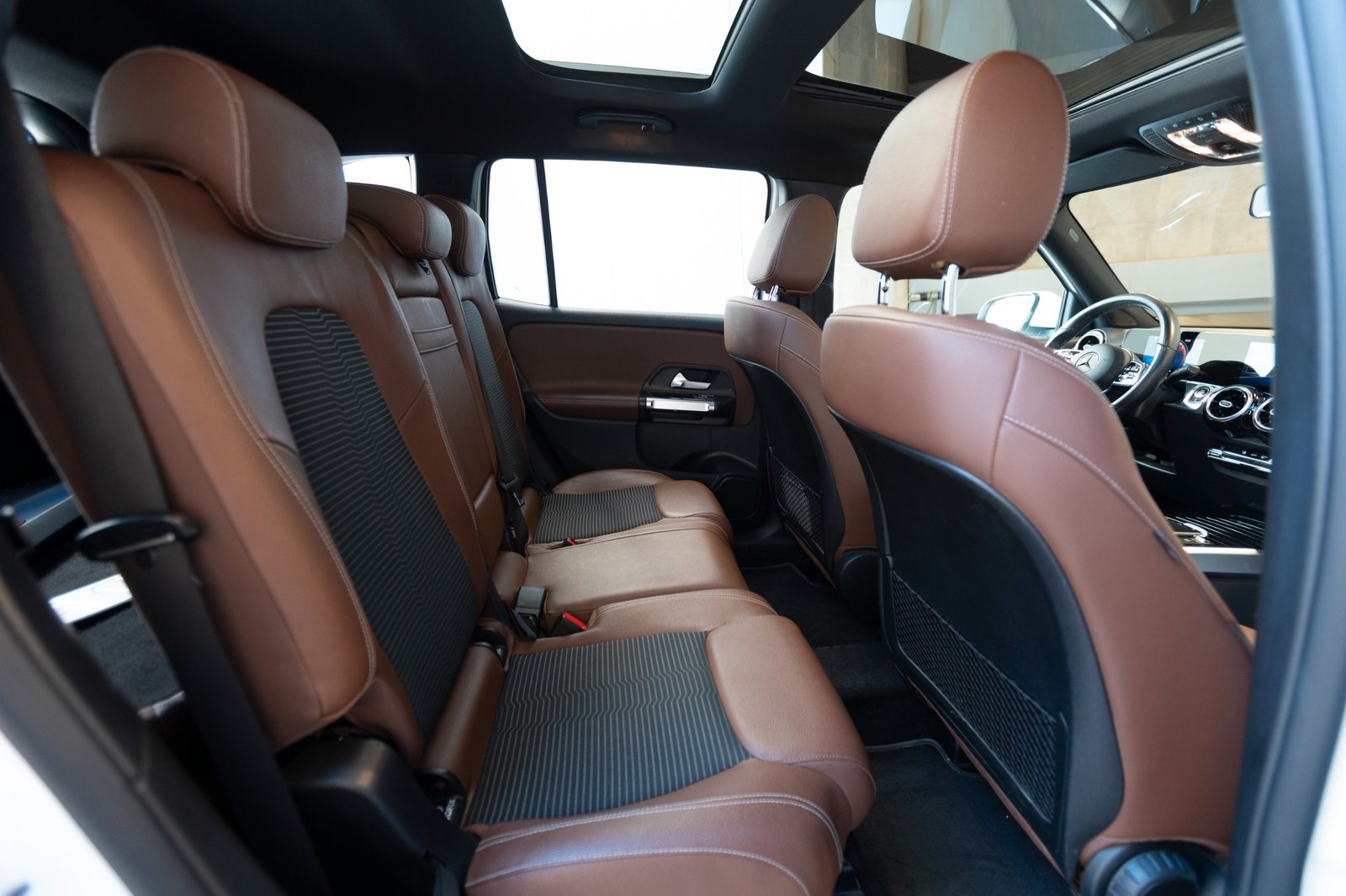 
								Mercedes GLB 250 4MATIC 6-S full									