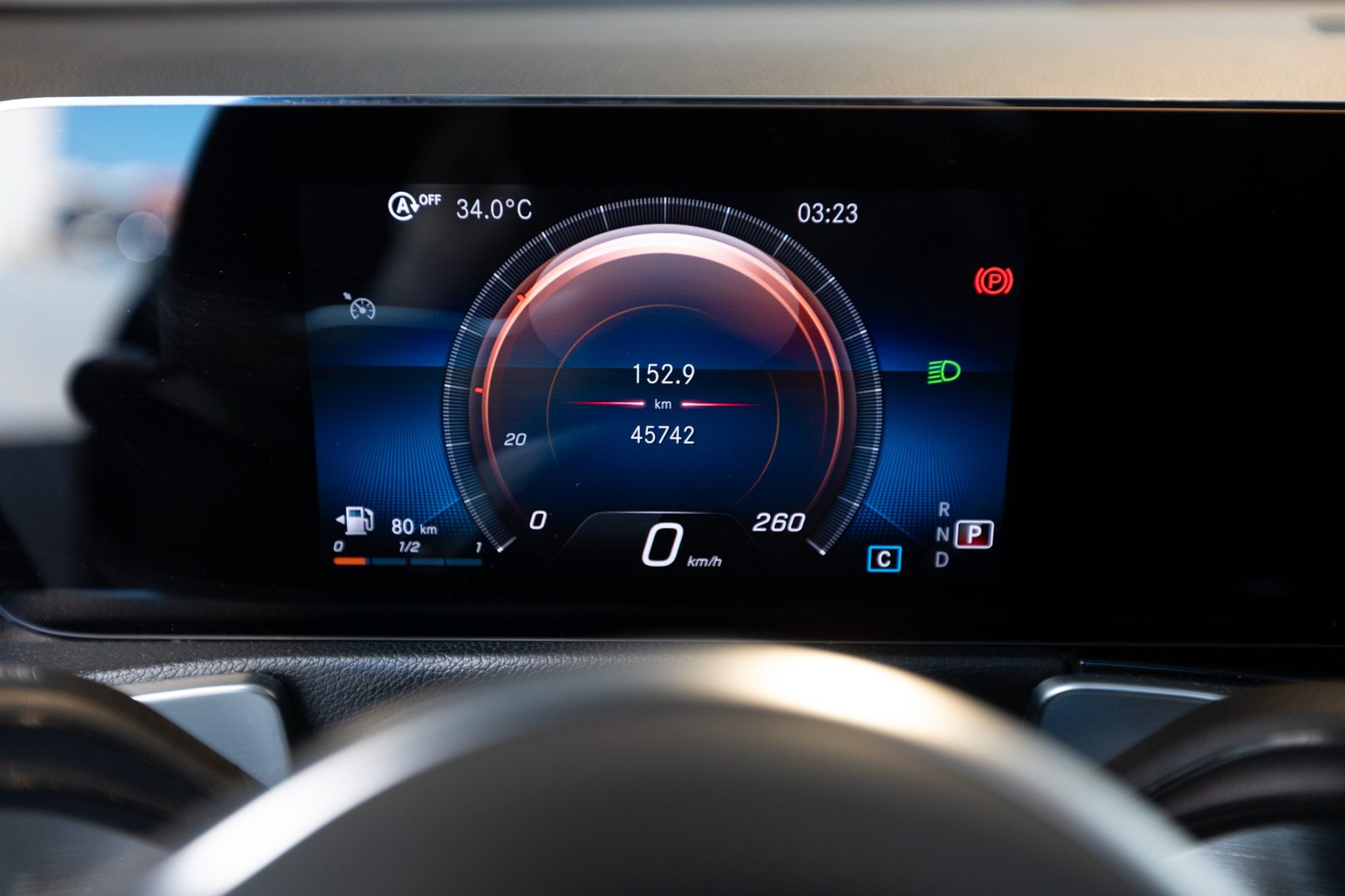 
								Mercedes GLB 250 4MATIC 6-S full									