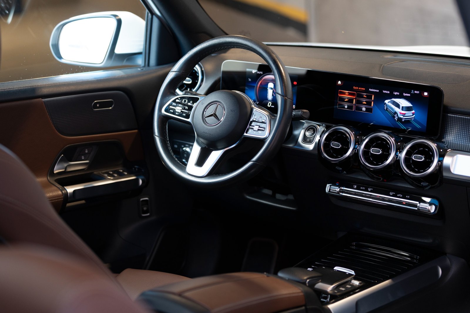
								Mercedes GLB 250 4MATIC 6-S full									