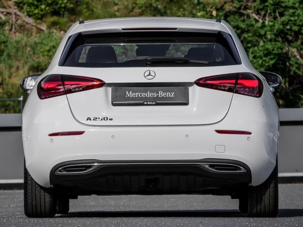 
								Mercedes A 250 e 5D NEW full									