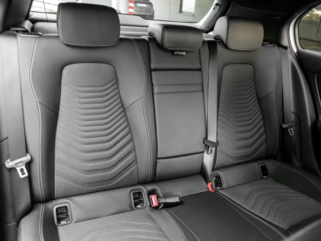 
								Mercedes A 250 e 5D NEW full									