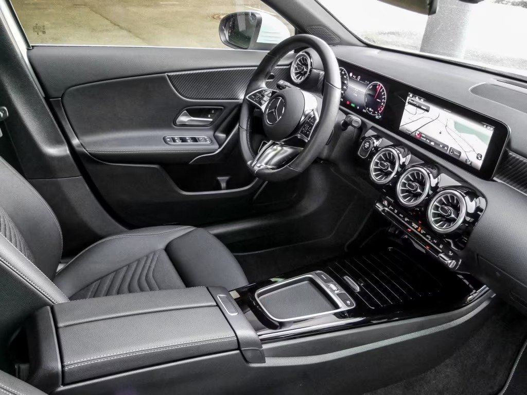 
								Mercedes A 250 e 5D NEW full									