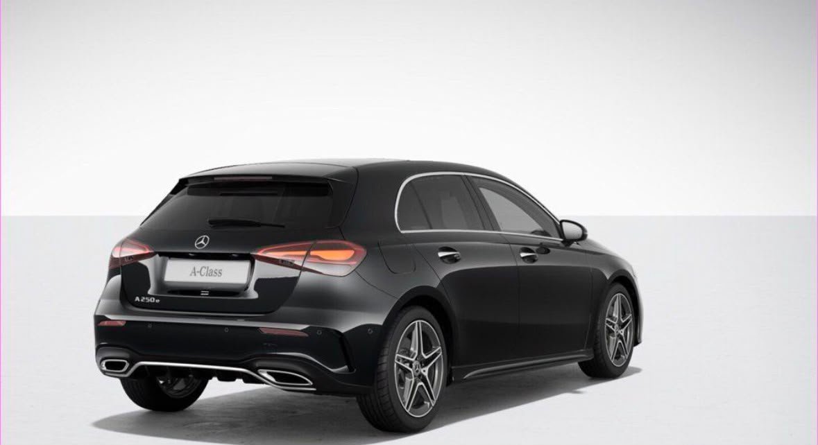 
								Mercedes A 250 e 5D AMG full									