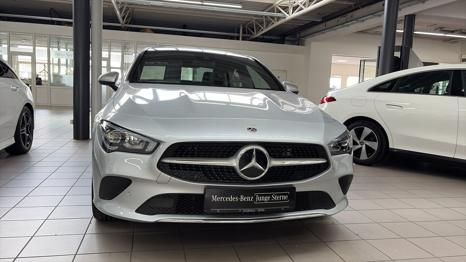 
								Mercedes CLA 250 e Coupe full									