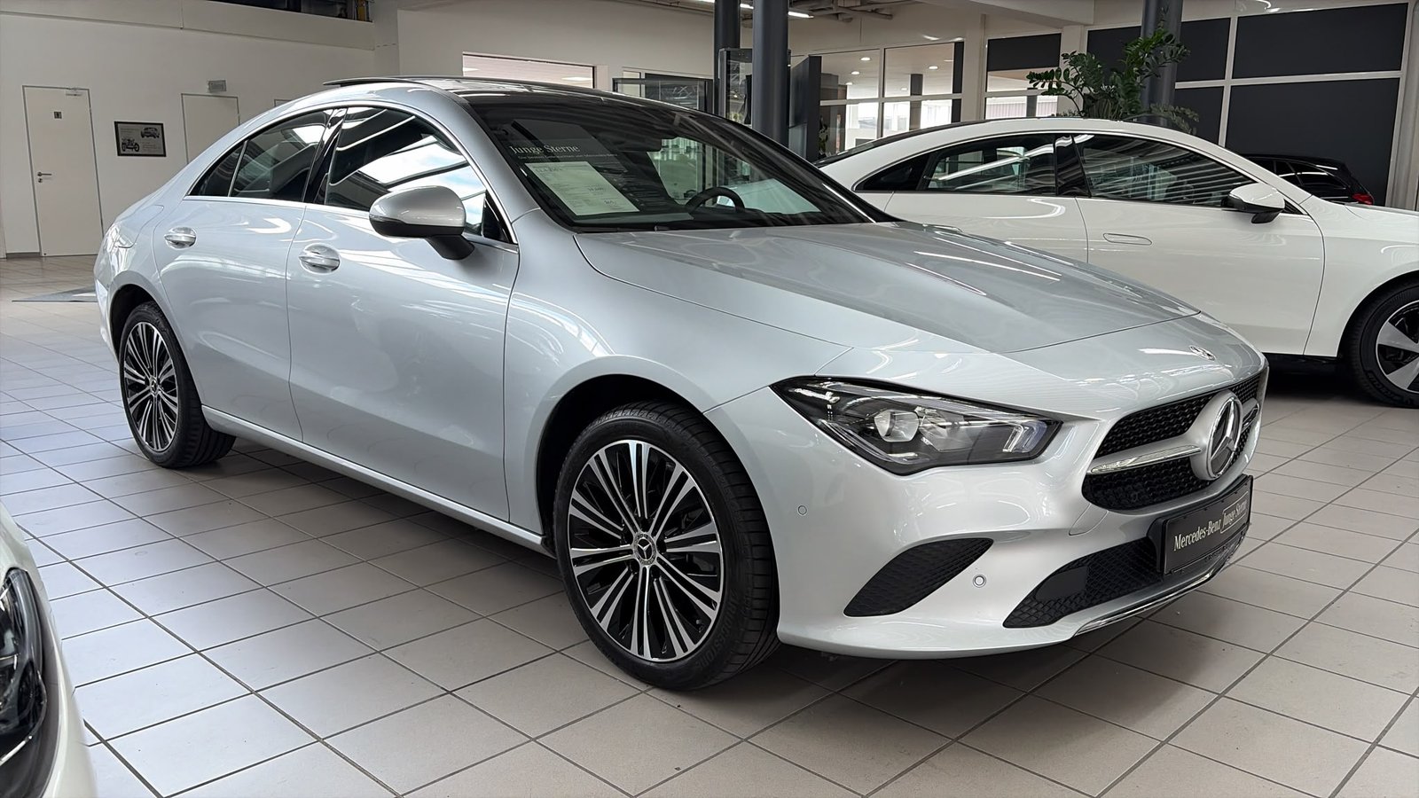
								Mercedes CLA 250 e Coupe full									