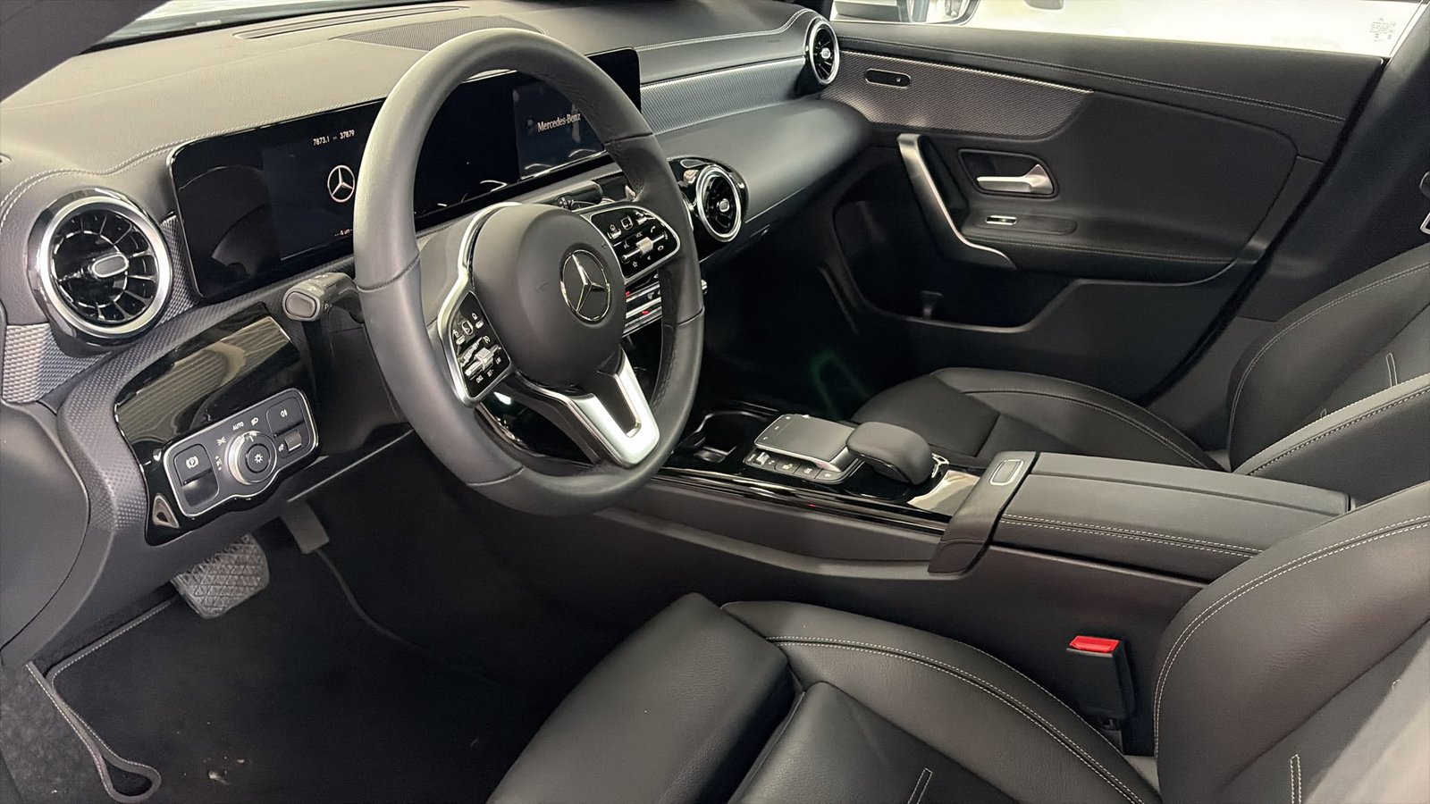 
								Mercedes CLA 250 e Coupe full									