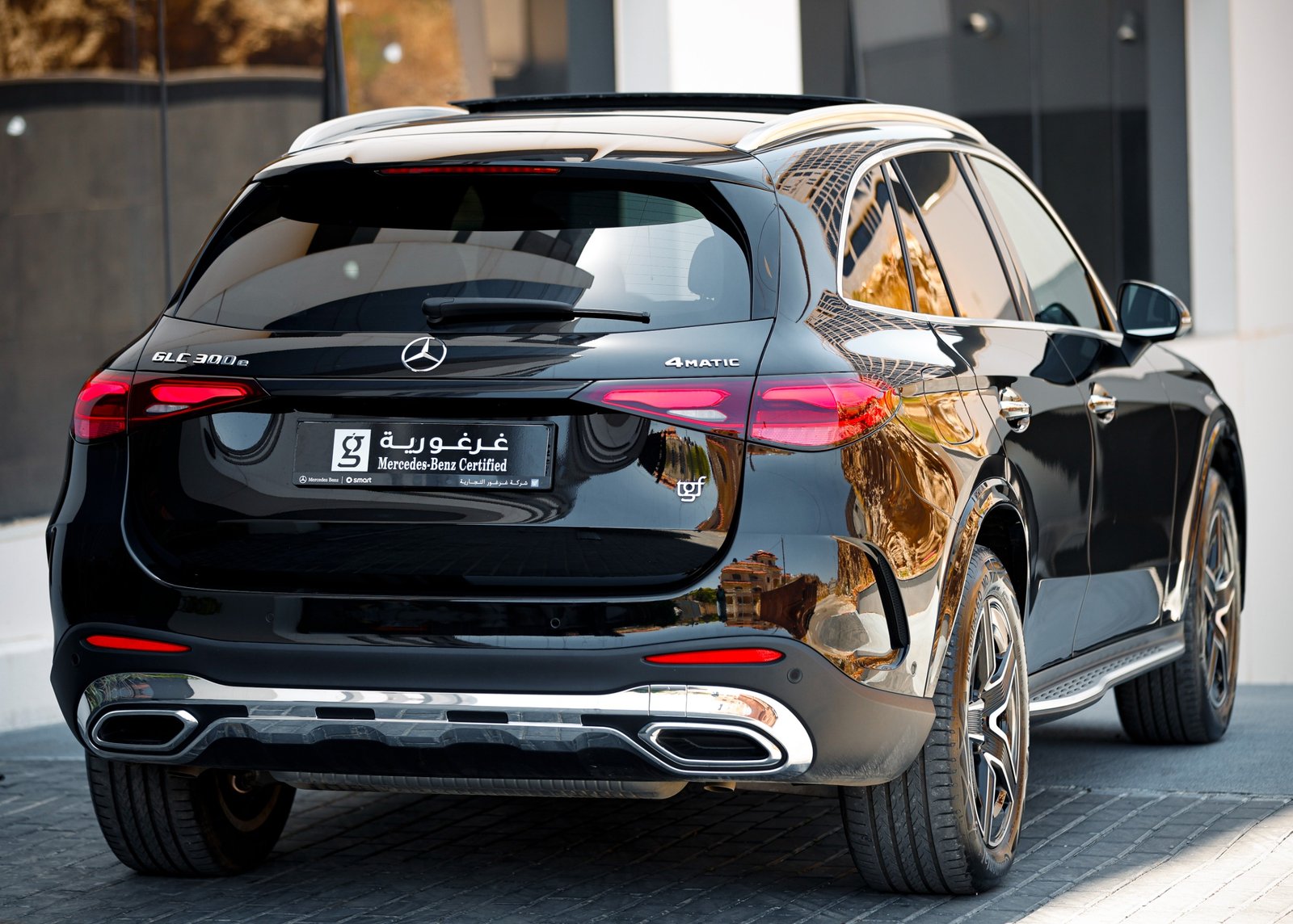 
								Mercedes GLC 300 e 4MATIC AMG full									