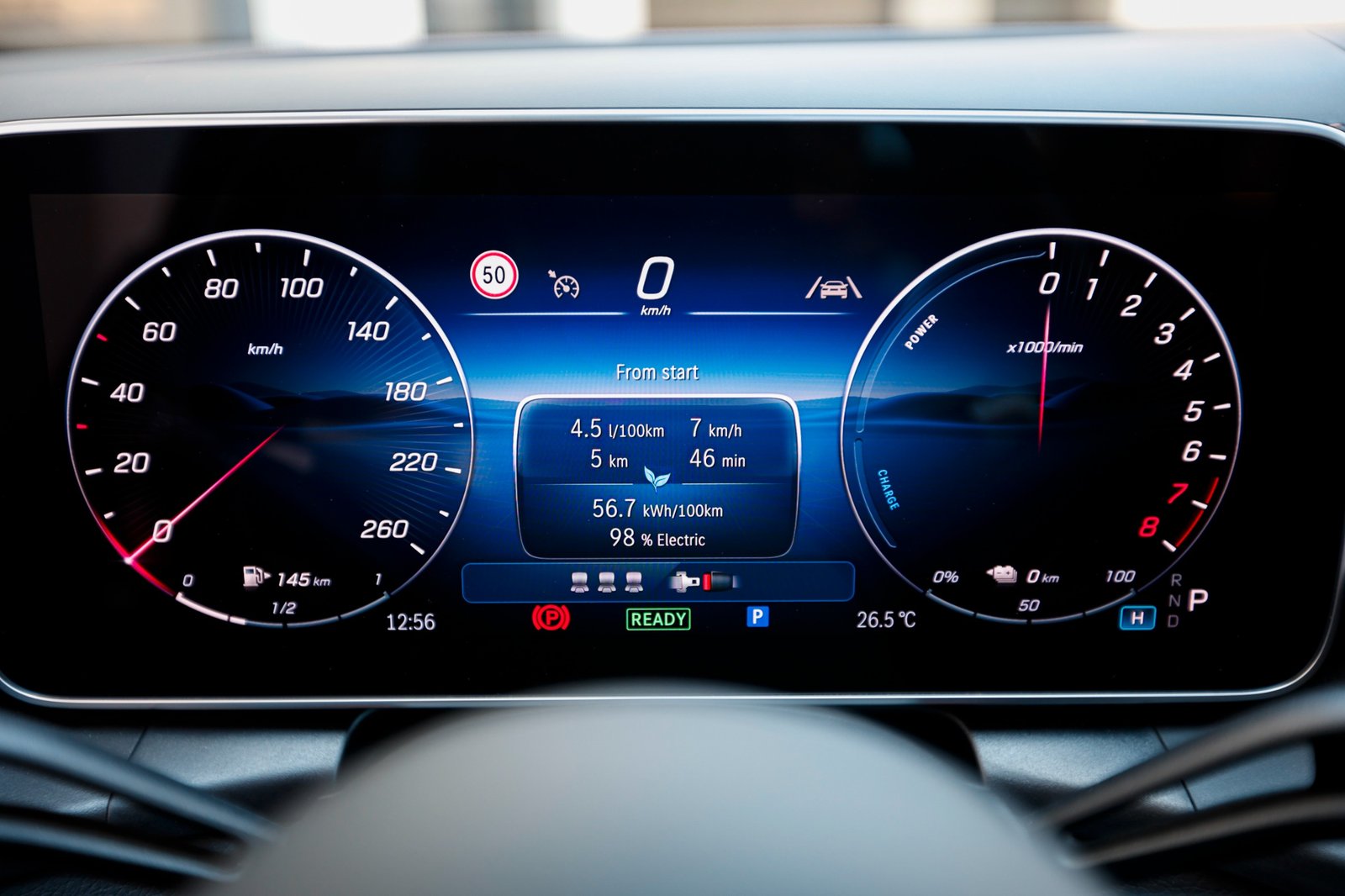
								Mercedes GLC 300 e 4MATIC AMG full									