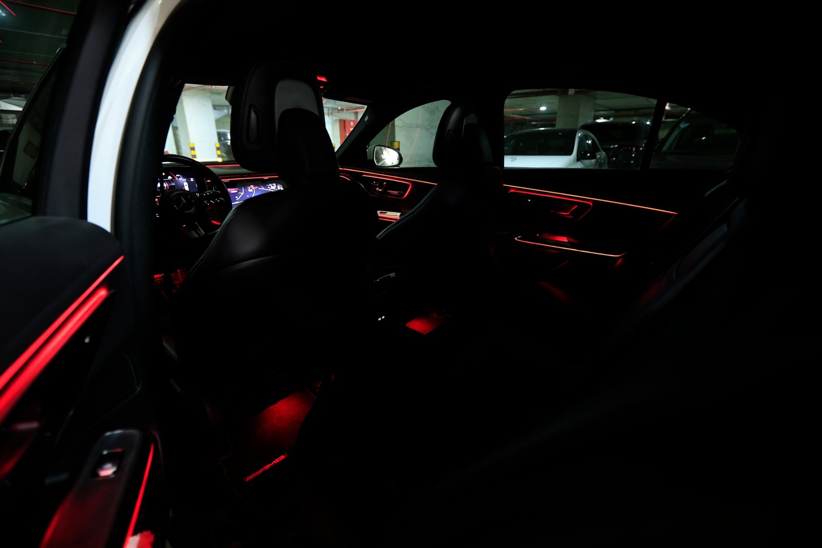 
								Mercedes E300 eAMG full									