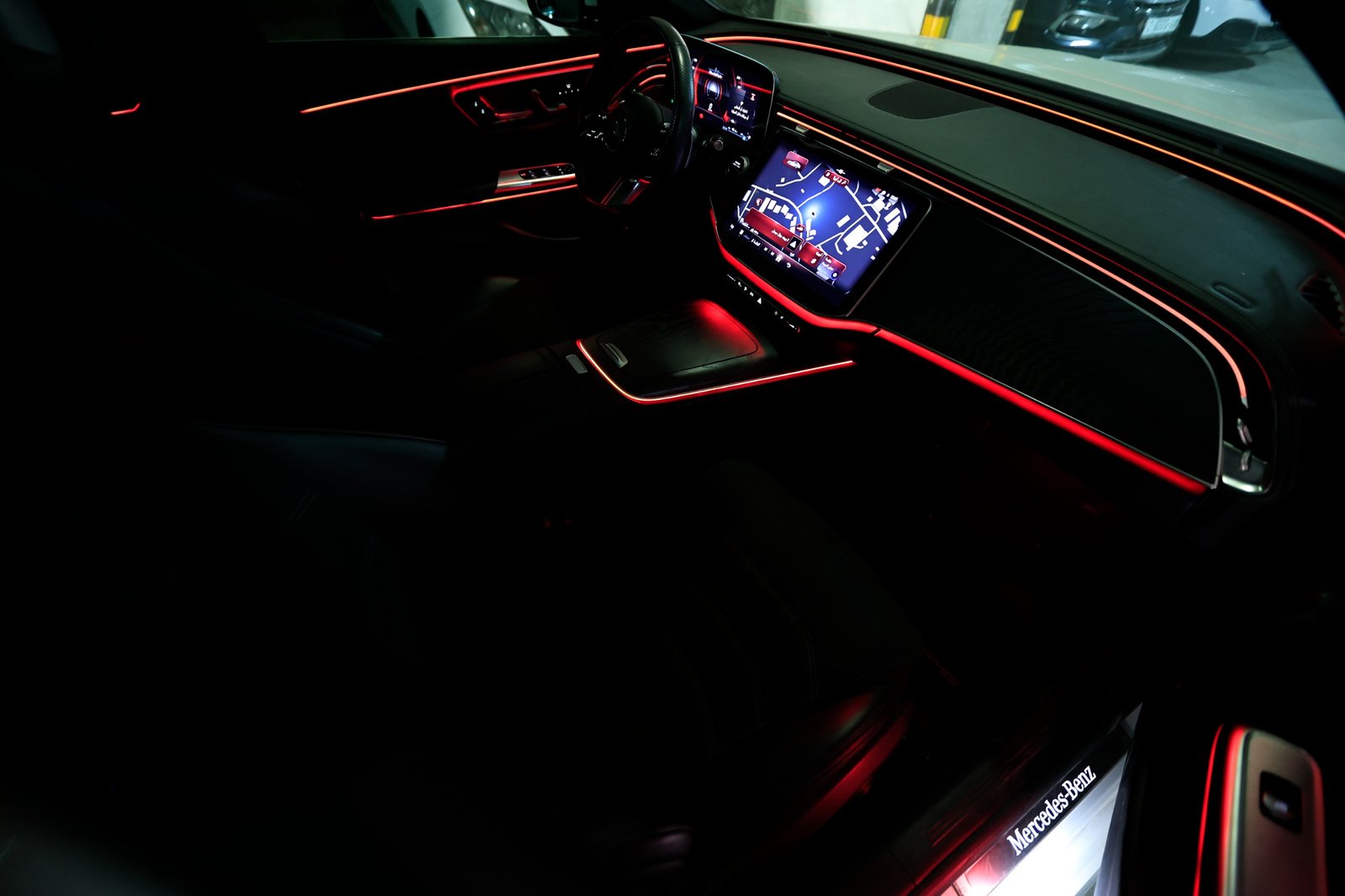 
								Mercedes E300 eAMG full									
