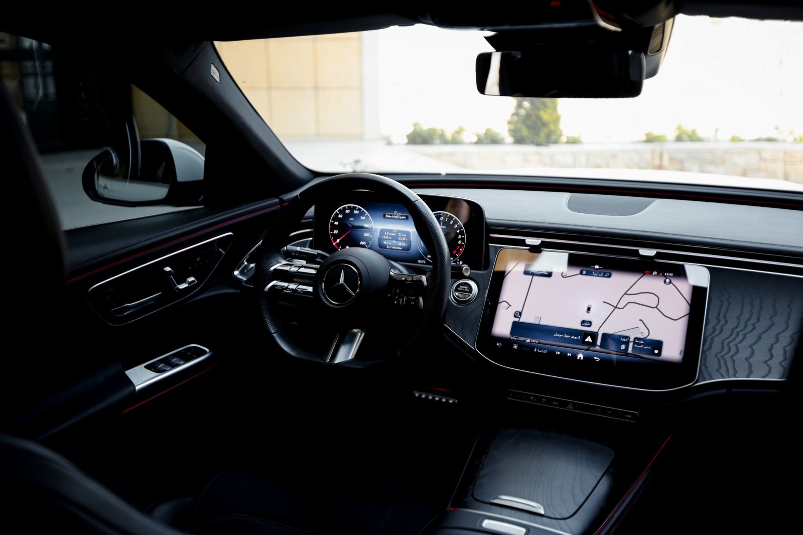 
								Mercedes E300 eAMG full									