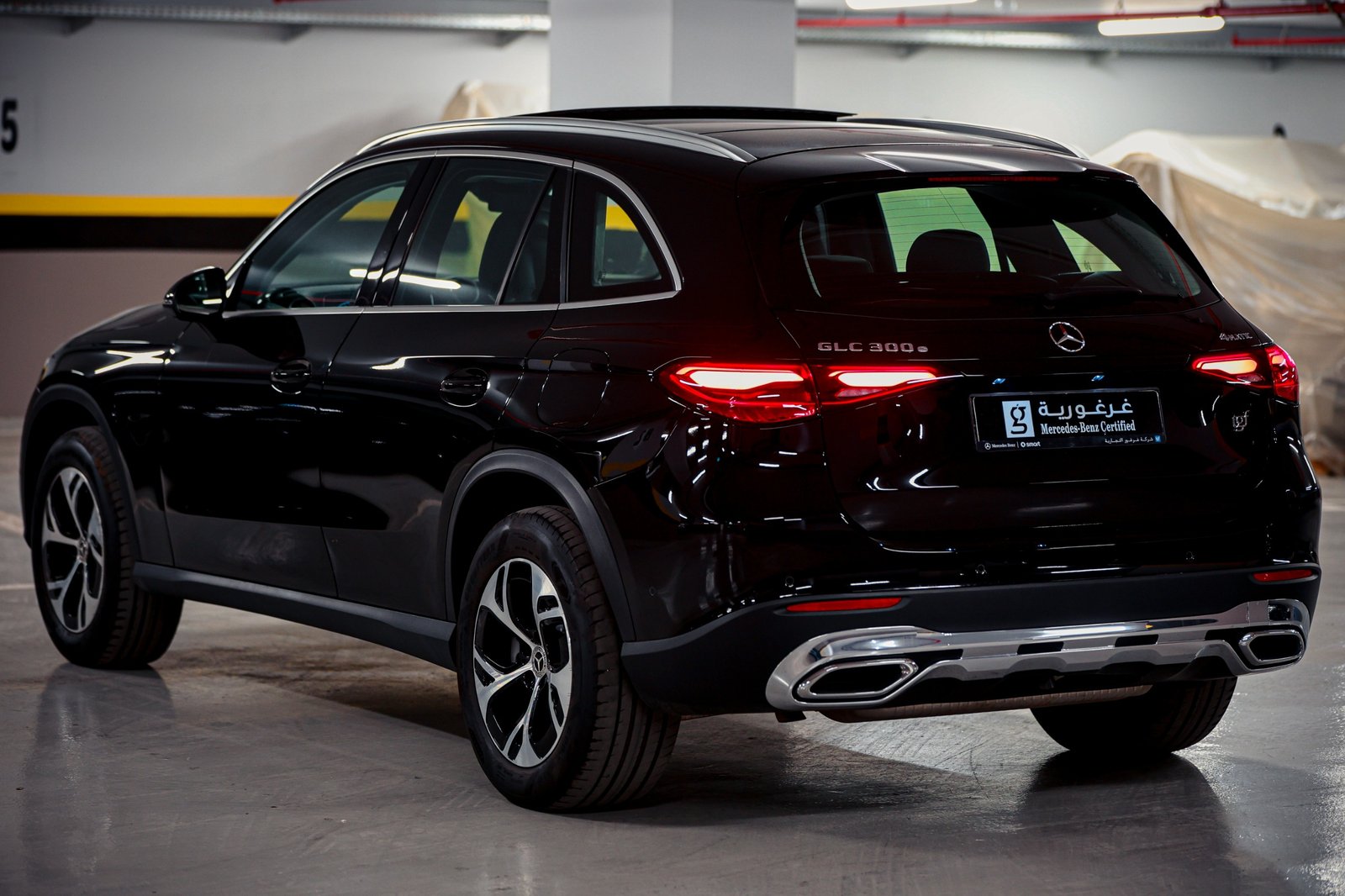 
								Mercedes GLC 300 e 4MATIC full									