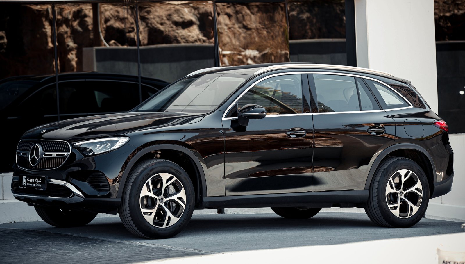 
								Mercedes GLC 300 e 4MATIC full									