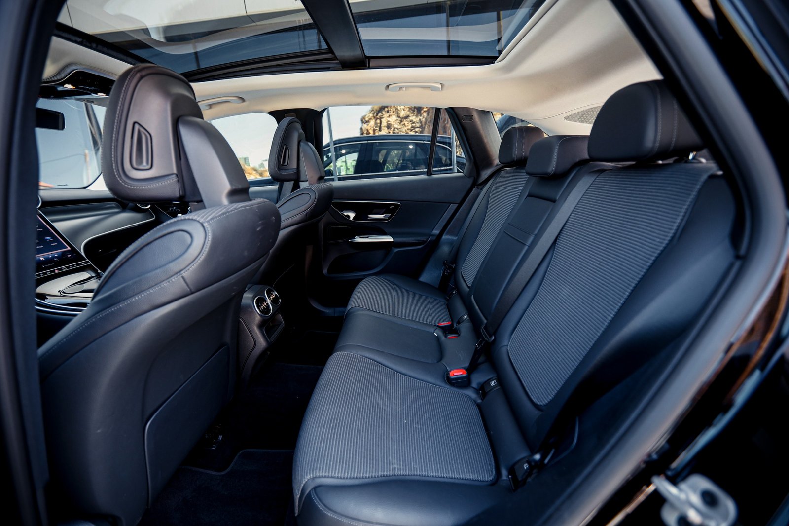 
								Mercedes GLC 300 e 4MATIC full									