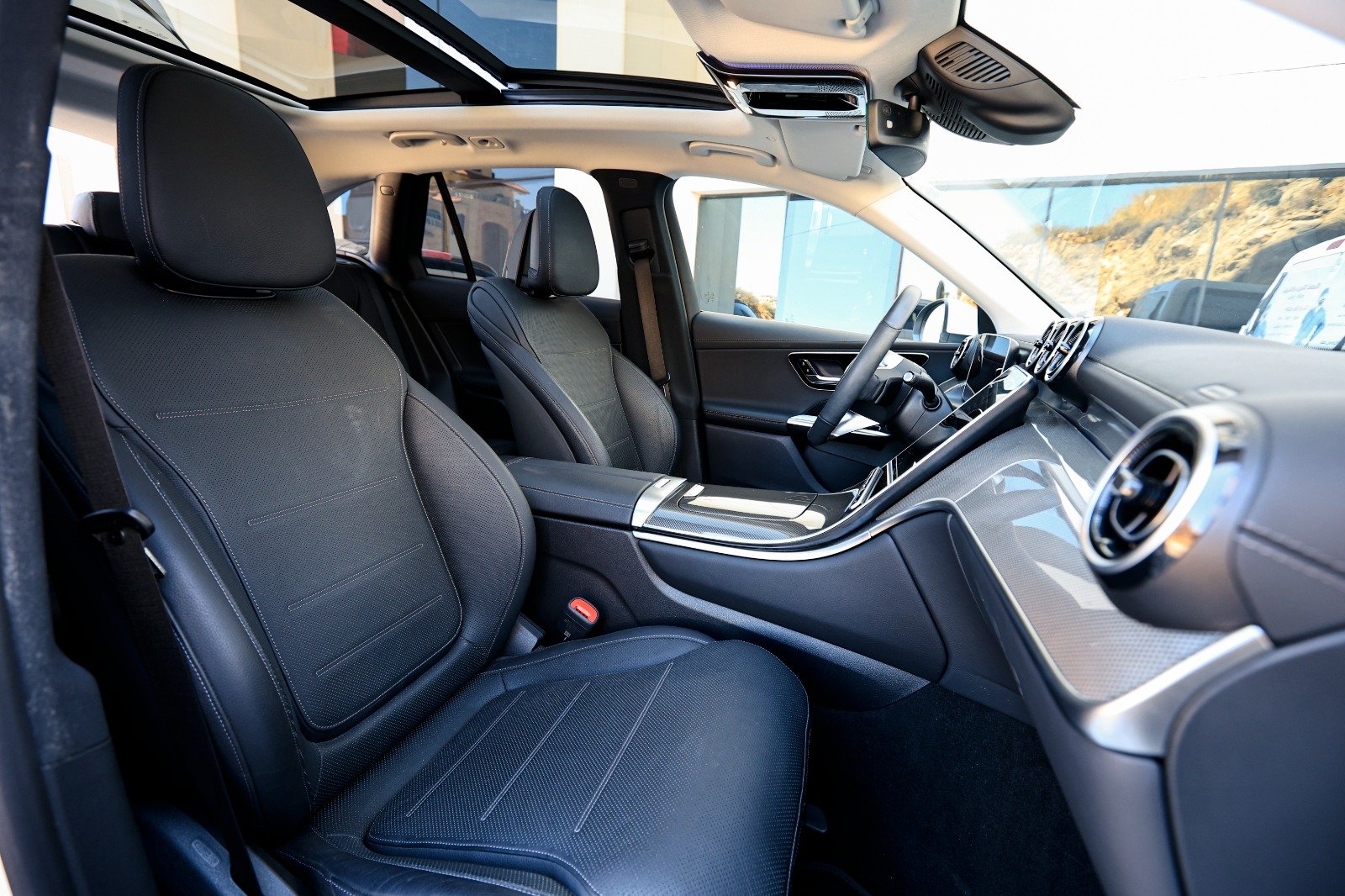 
								Mercedes GLC 300 e 4MATIC full									