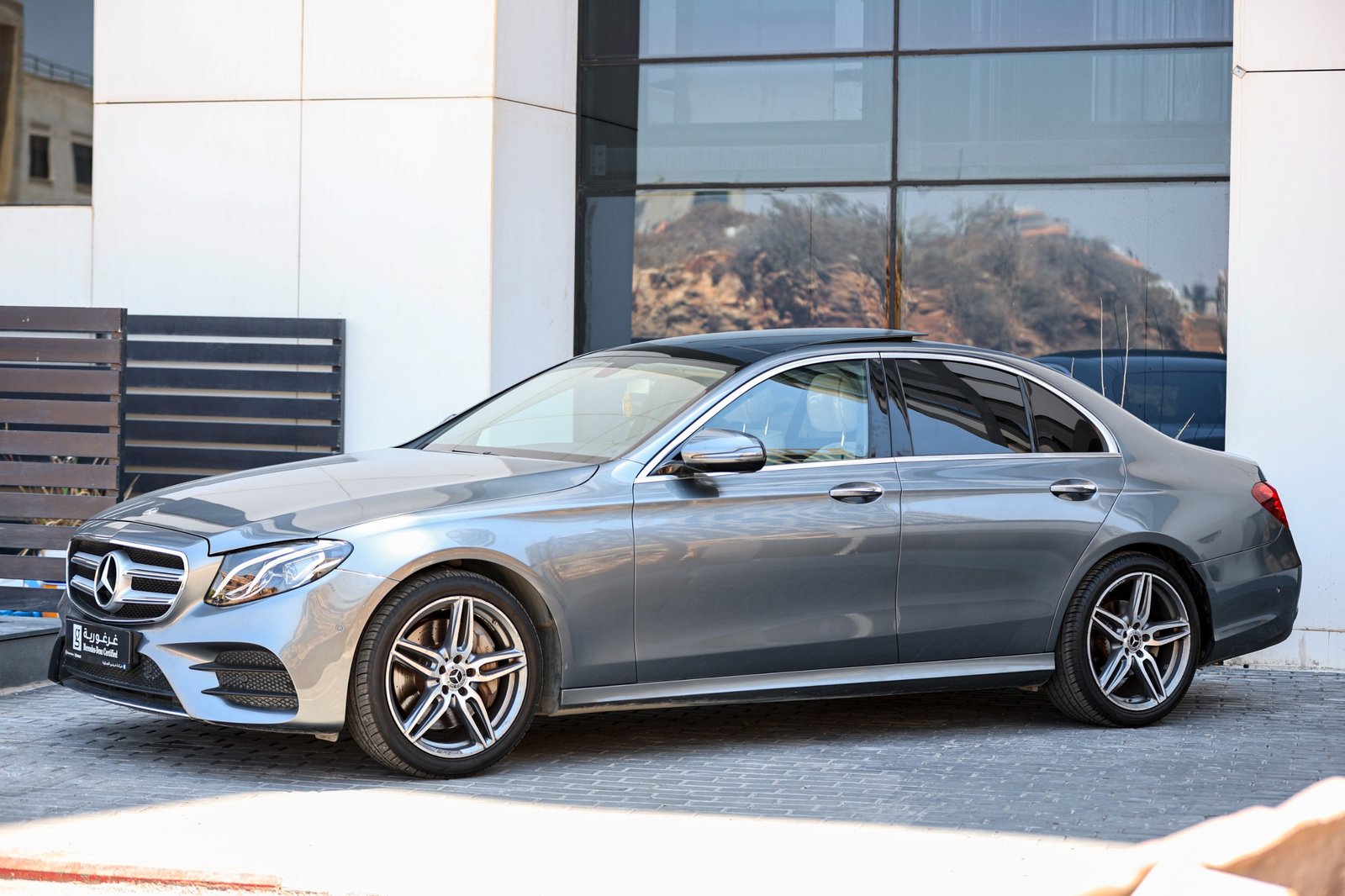 
								Mercedes E300 full									