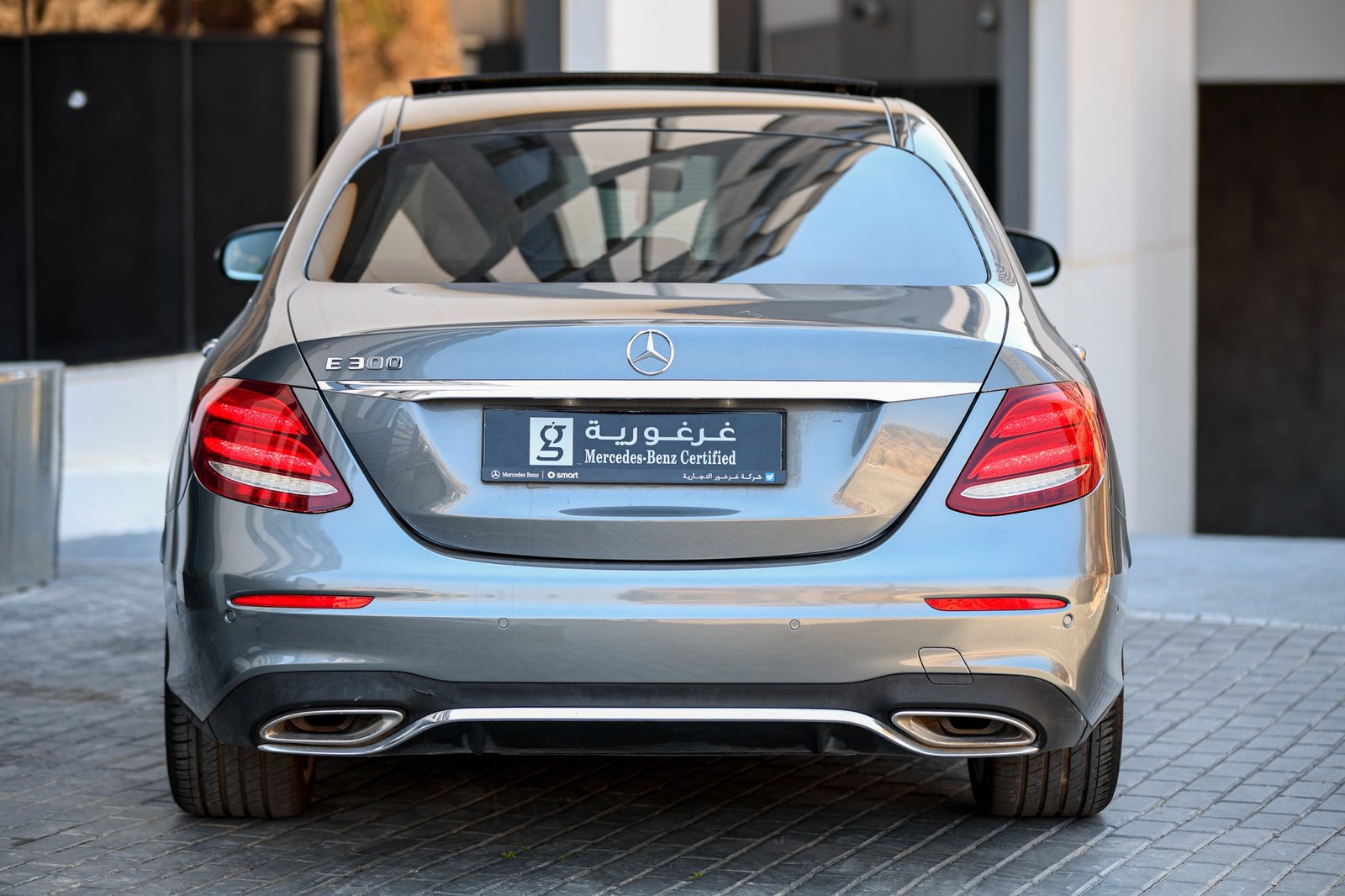 
								Mercedes E300 full									
