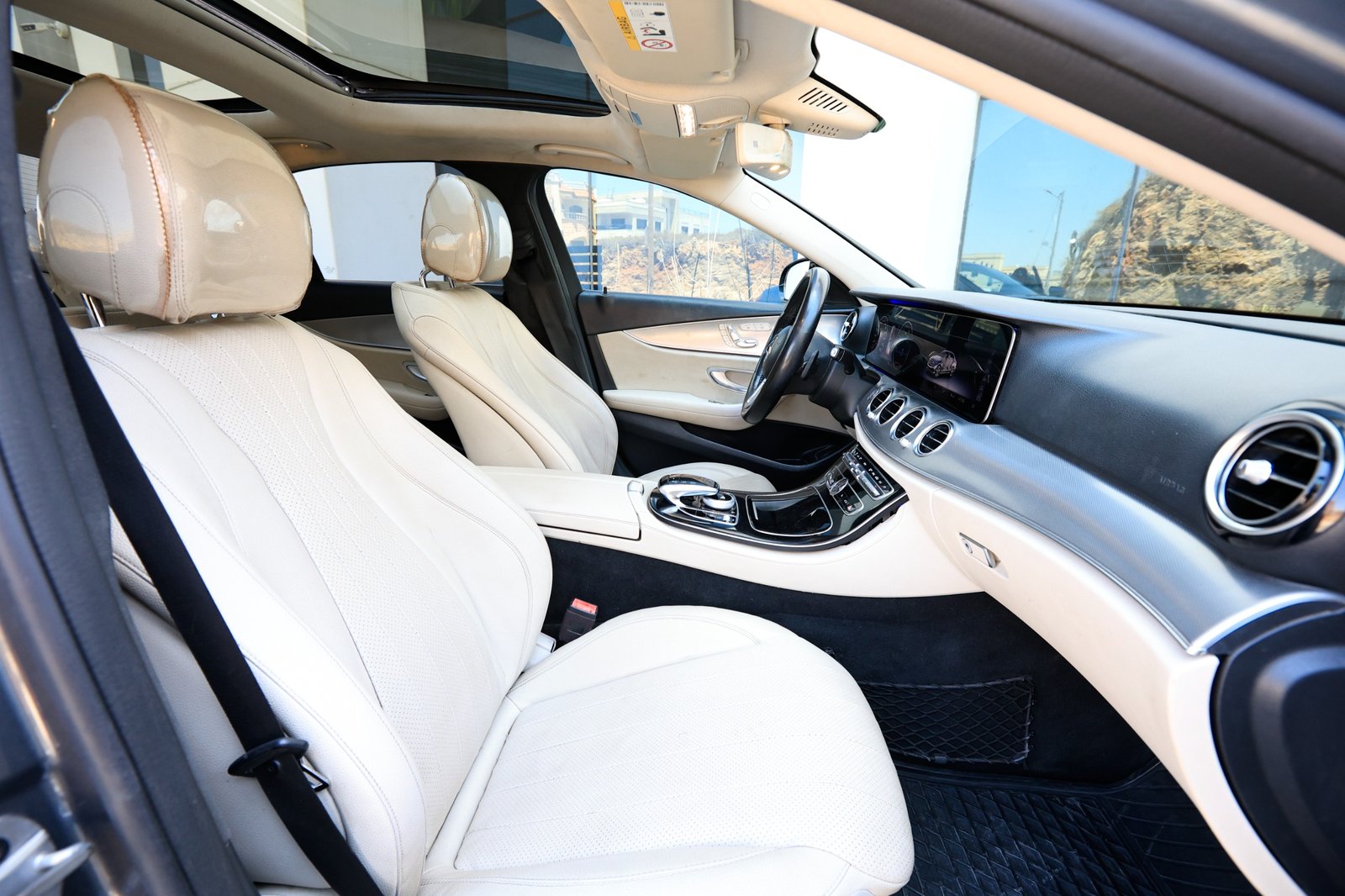 
								Mercedes E300 full									