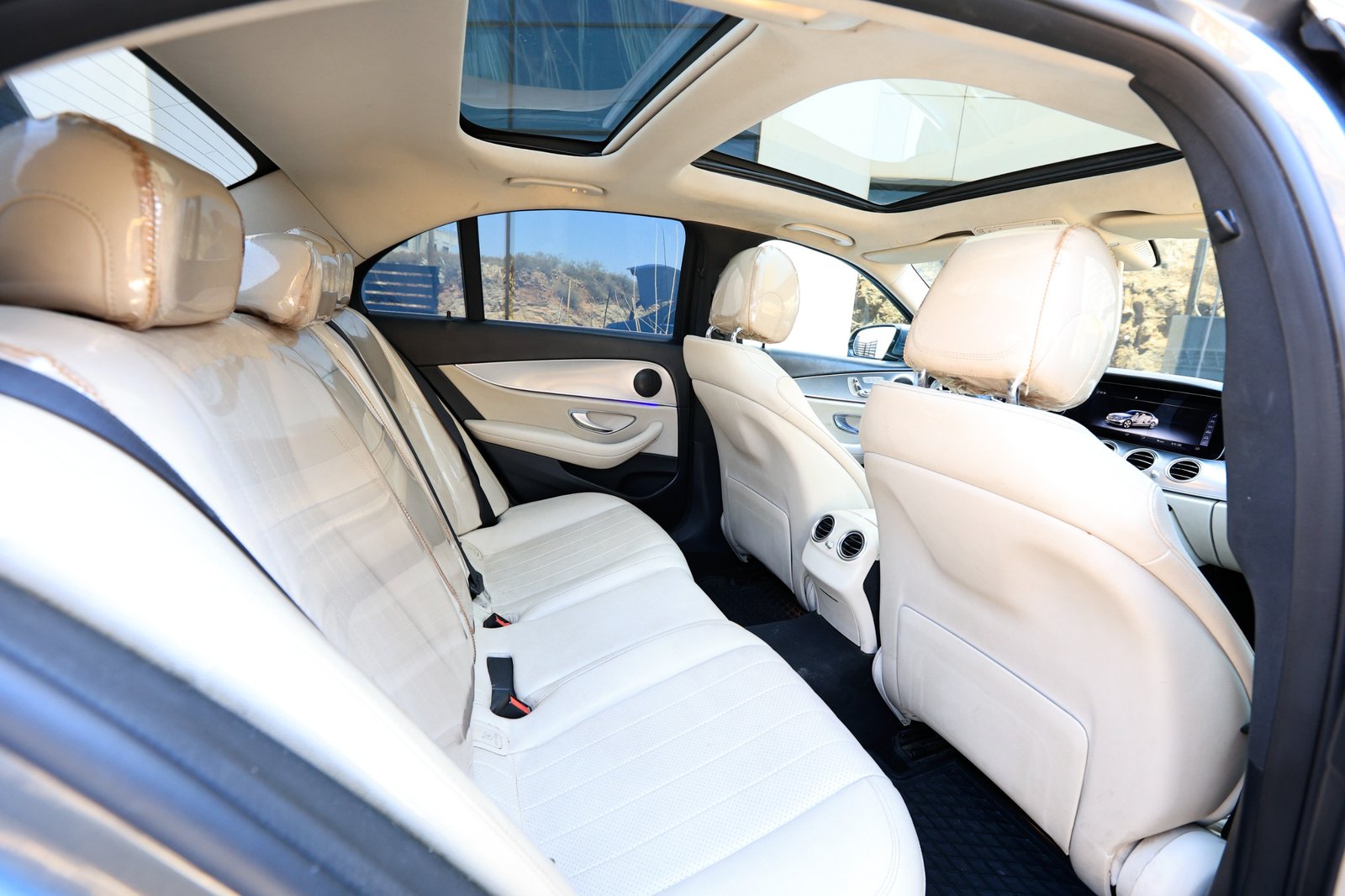 
								Mercedes E300 full									