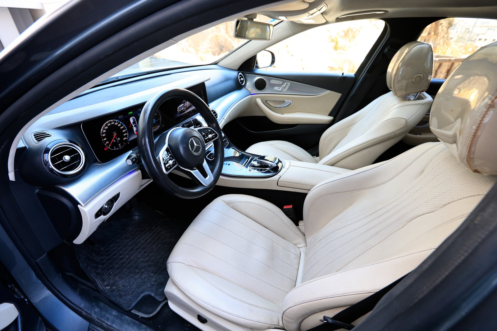 
								Mercedes E300 full									