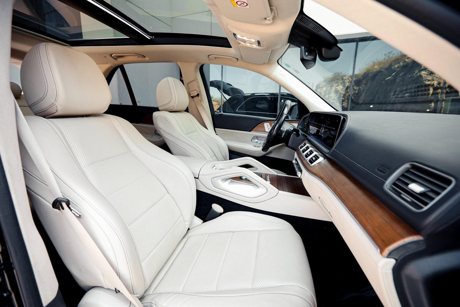 
								Mercedes GLE 350 de 4MATIC full									