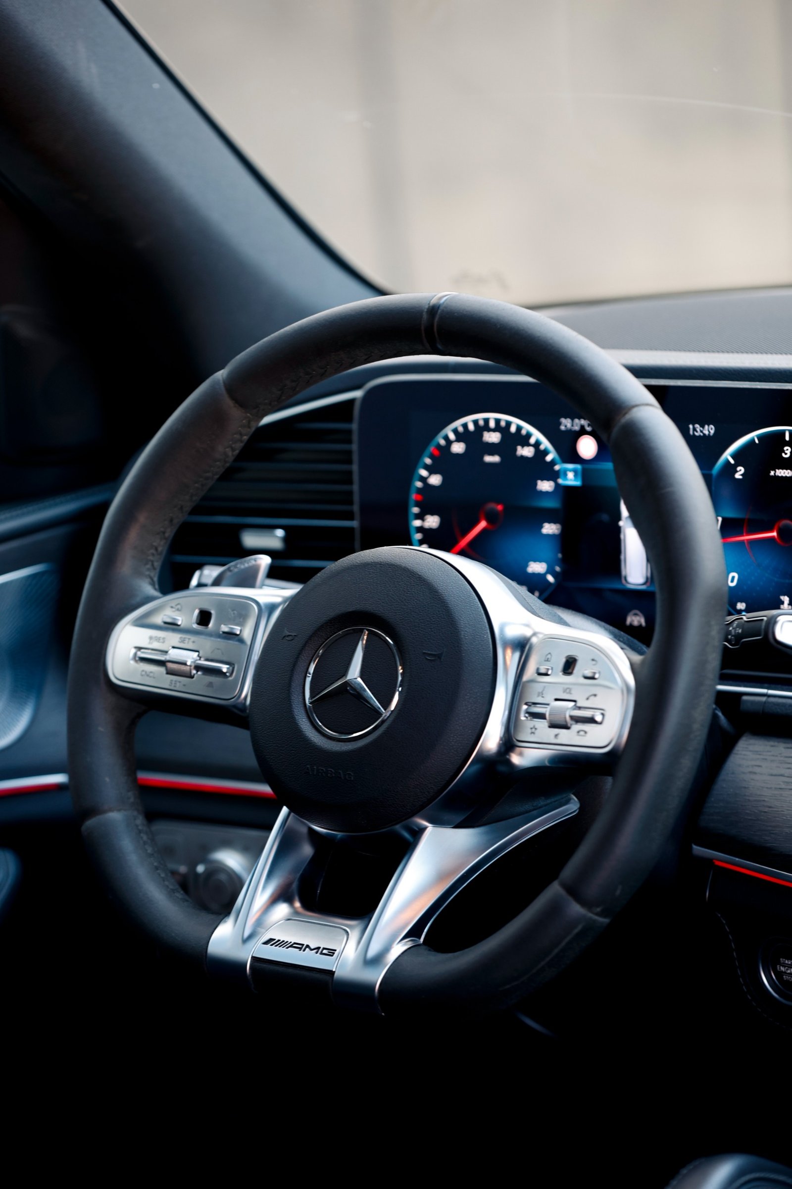 
								Mercedes GLS 350 d 4MATIC AMG full									